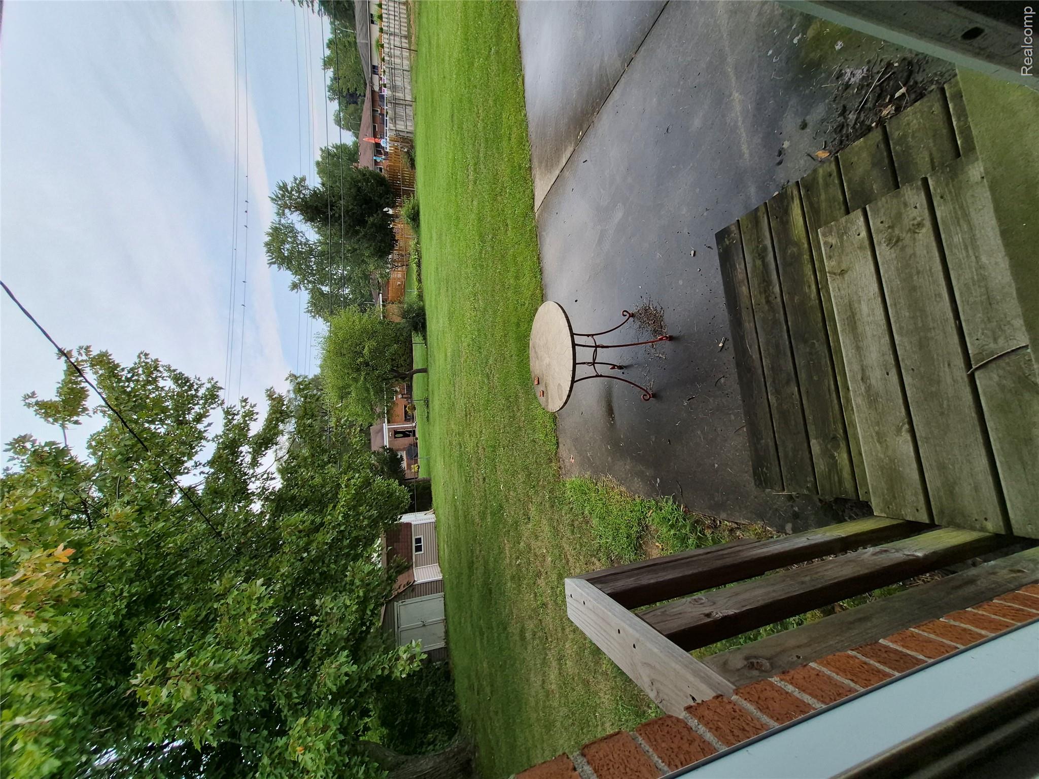 3498 W Walton Boulevard Property Photo 34