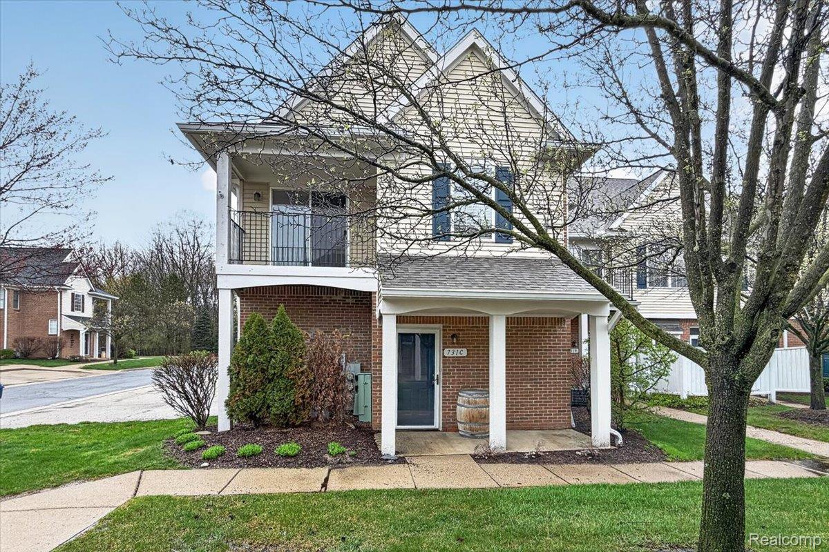 731 Amberly Drive C Property Photo 1