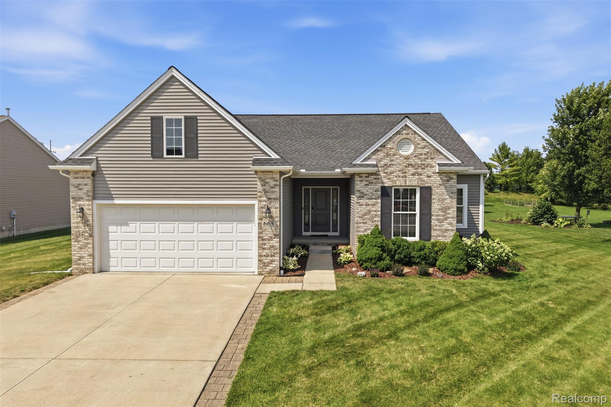 665 Marblewood Lane Property Photo 2