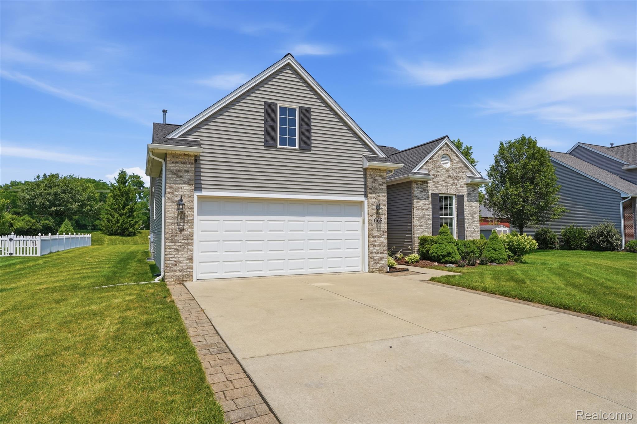 665 Marblewood Lane Property Photo 4