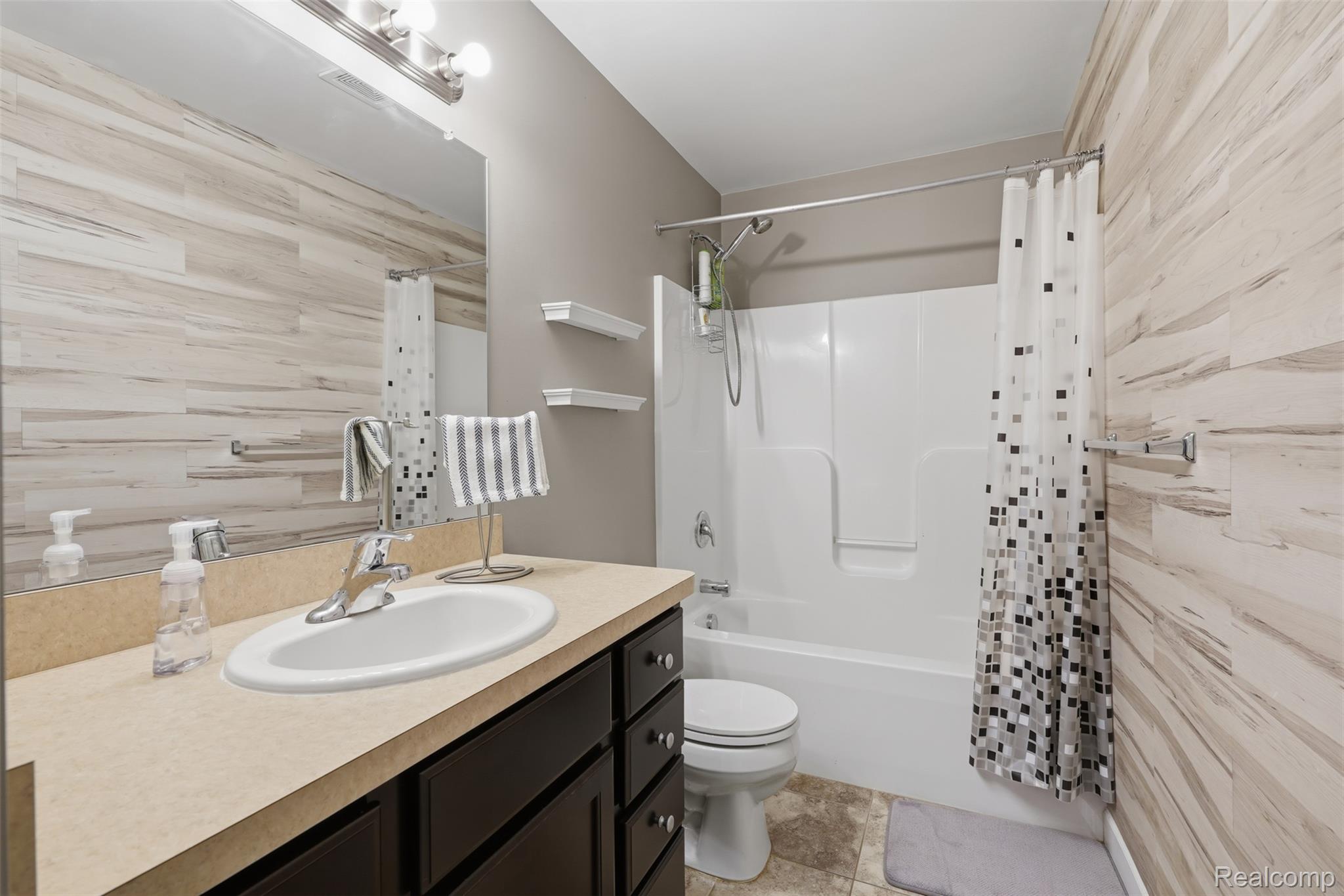 665 Marblewood Lane Property Photo 27