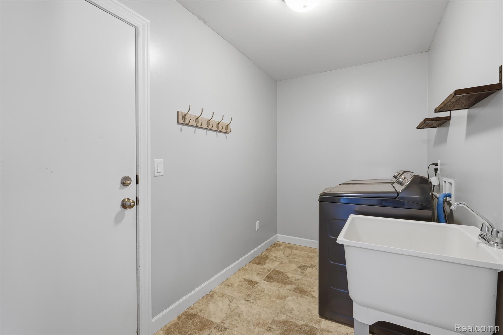 665 Marblewood Lane Property Photo 28