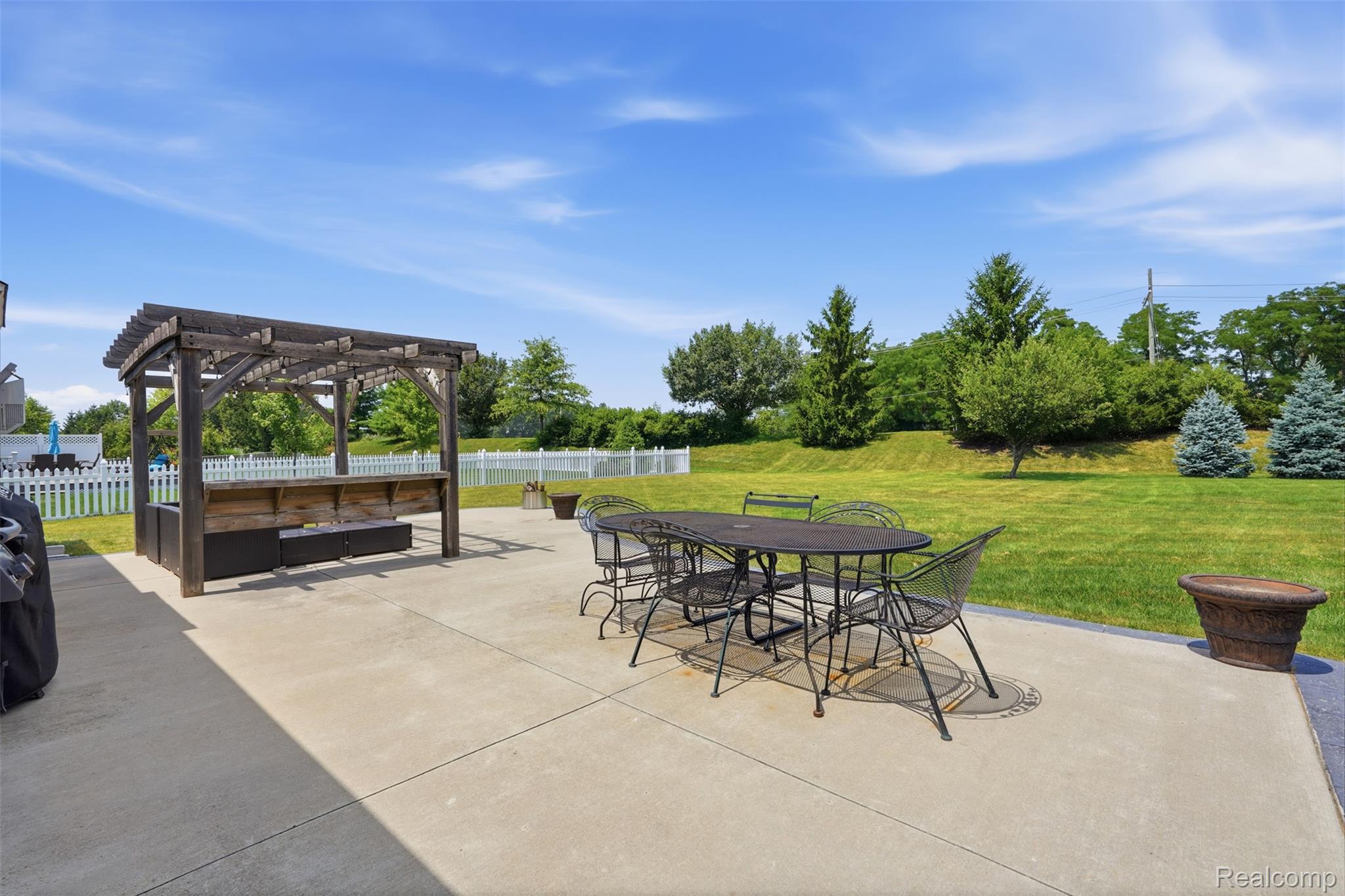 665 Marblewood Lane Property Photo 33