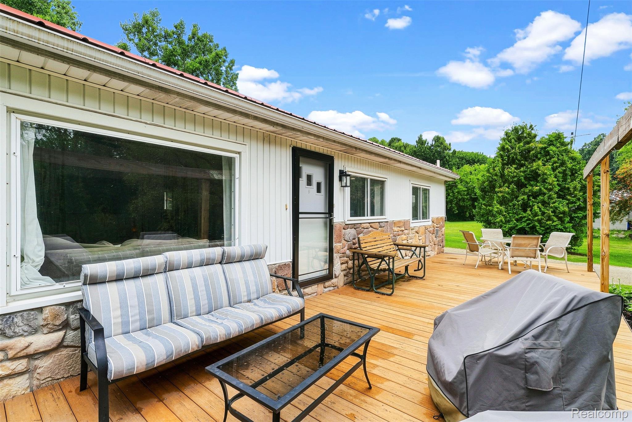 3319 Valentine Road Property Photo 4