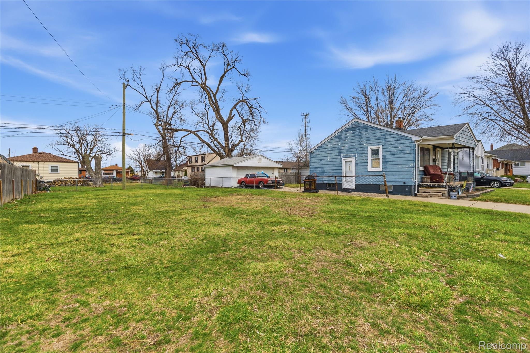 1738 Garfield Avenue Property Photo 1