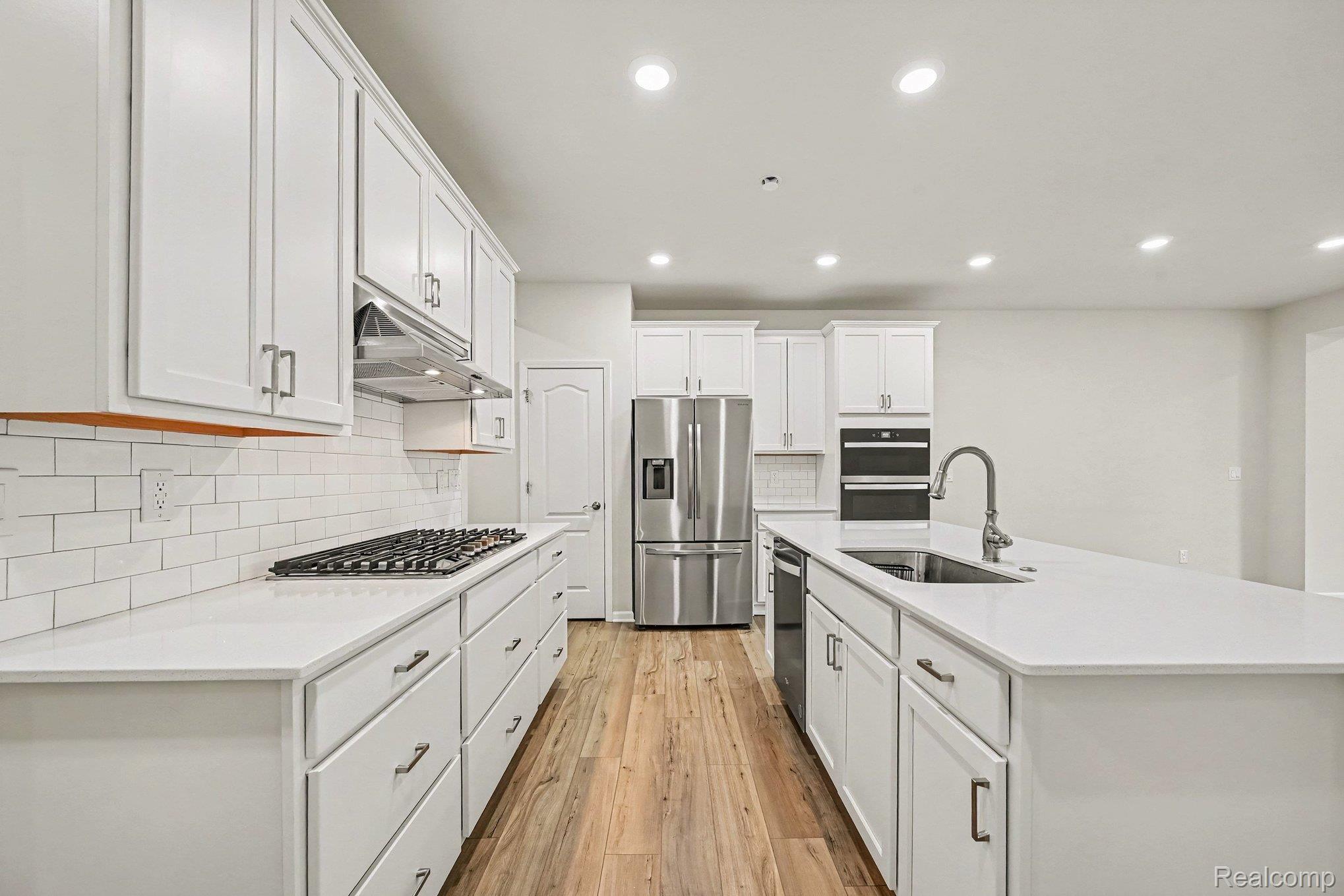 2298 Addison Circle Property Photo 8