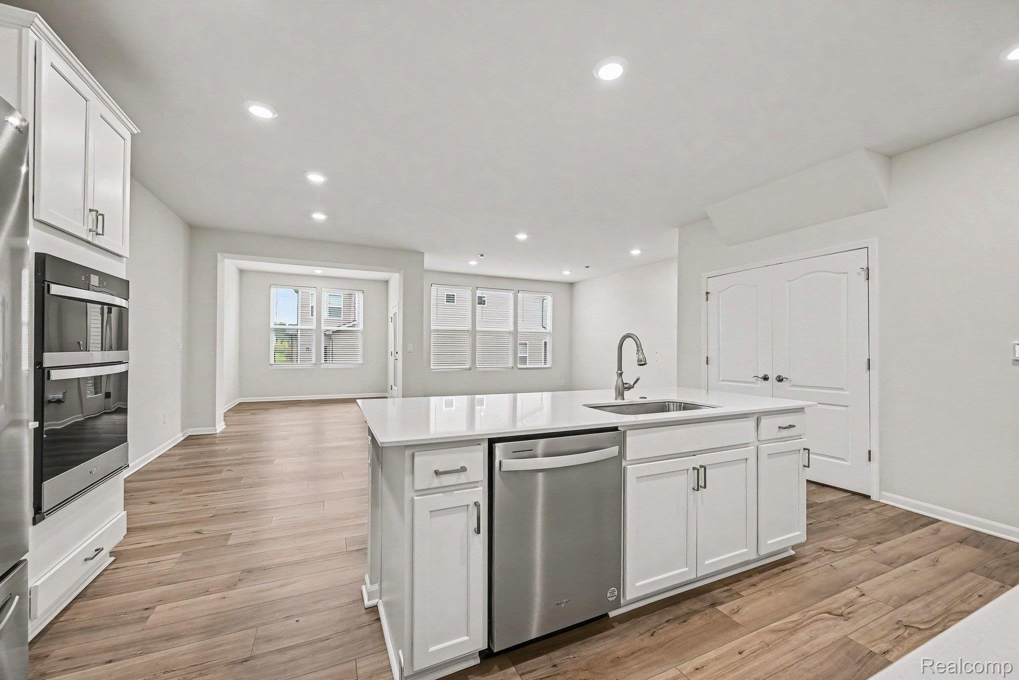 2298 Addison Circle Property Photo 11