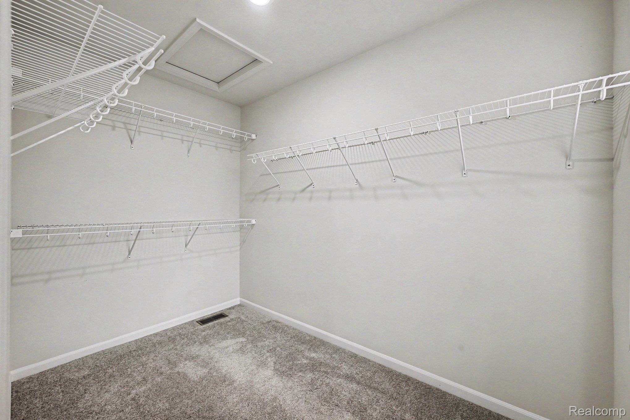 2298 Addison Circle Property Photo 17