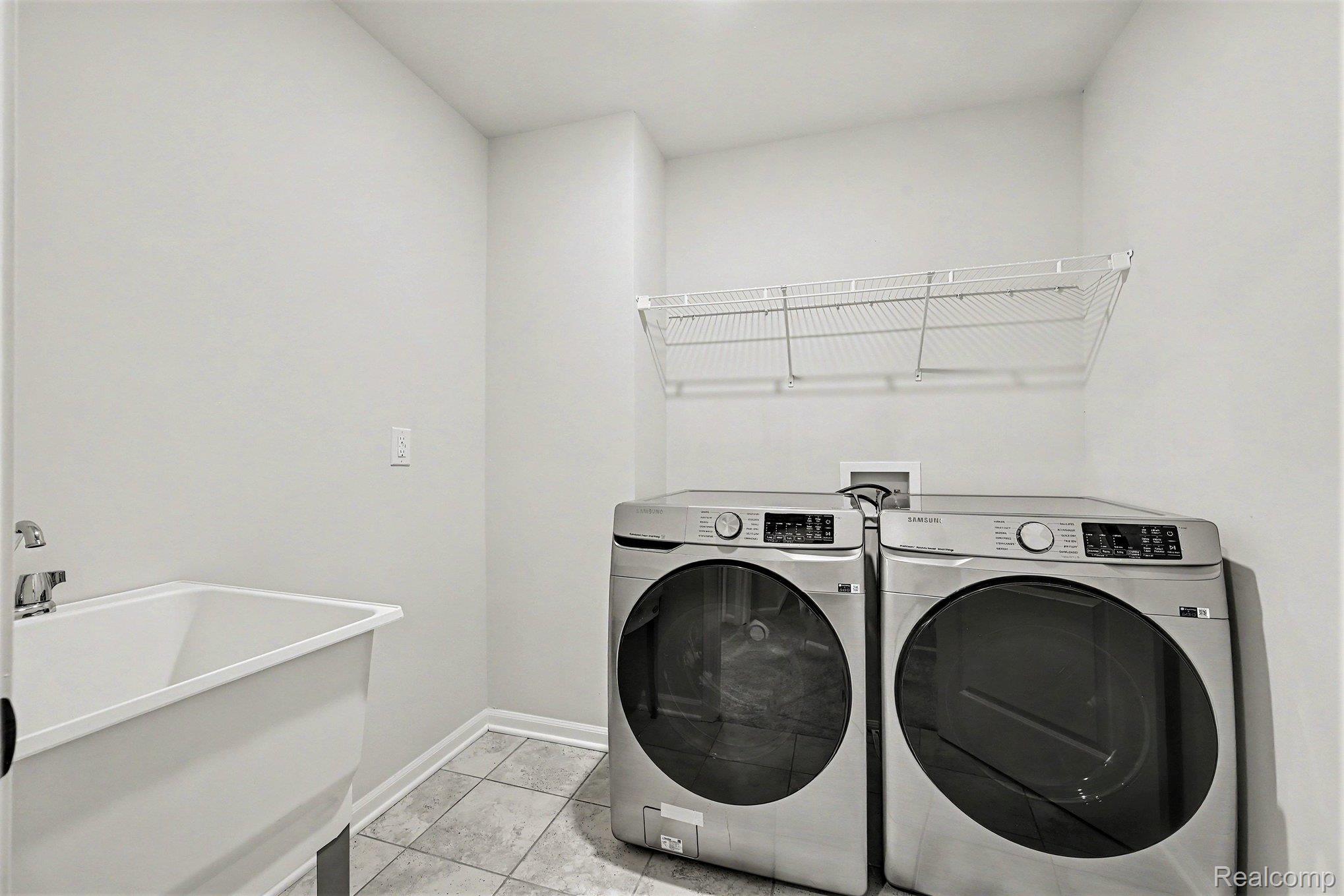 2298 Addison Circle Property Photo 24