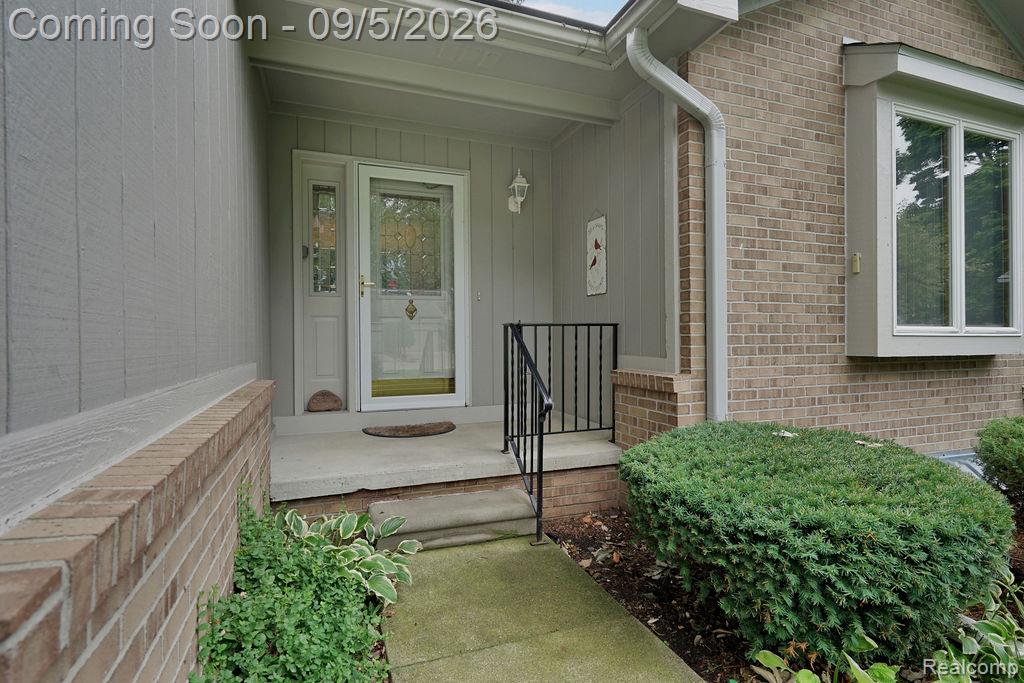 5439 Hickory Circle Property Photo 4