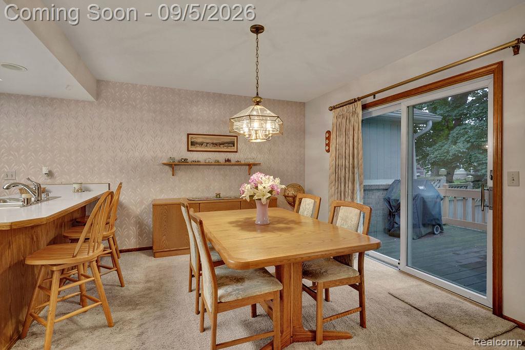 5439 Hickory Circle Property Photo 8