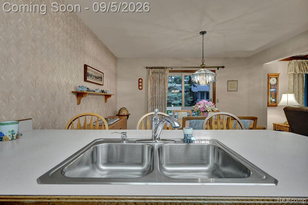 5439 Hickory Circle Property Photo 12