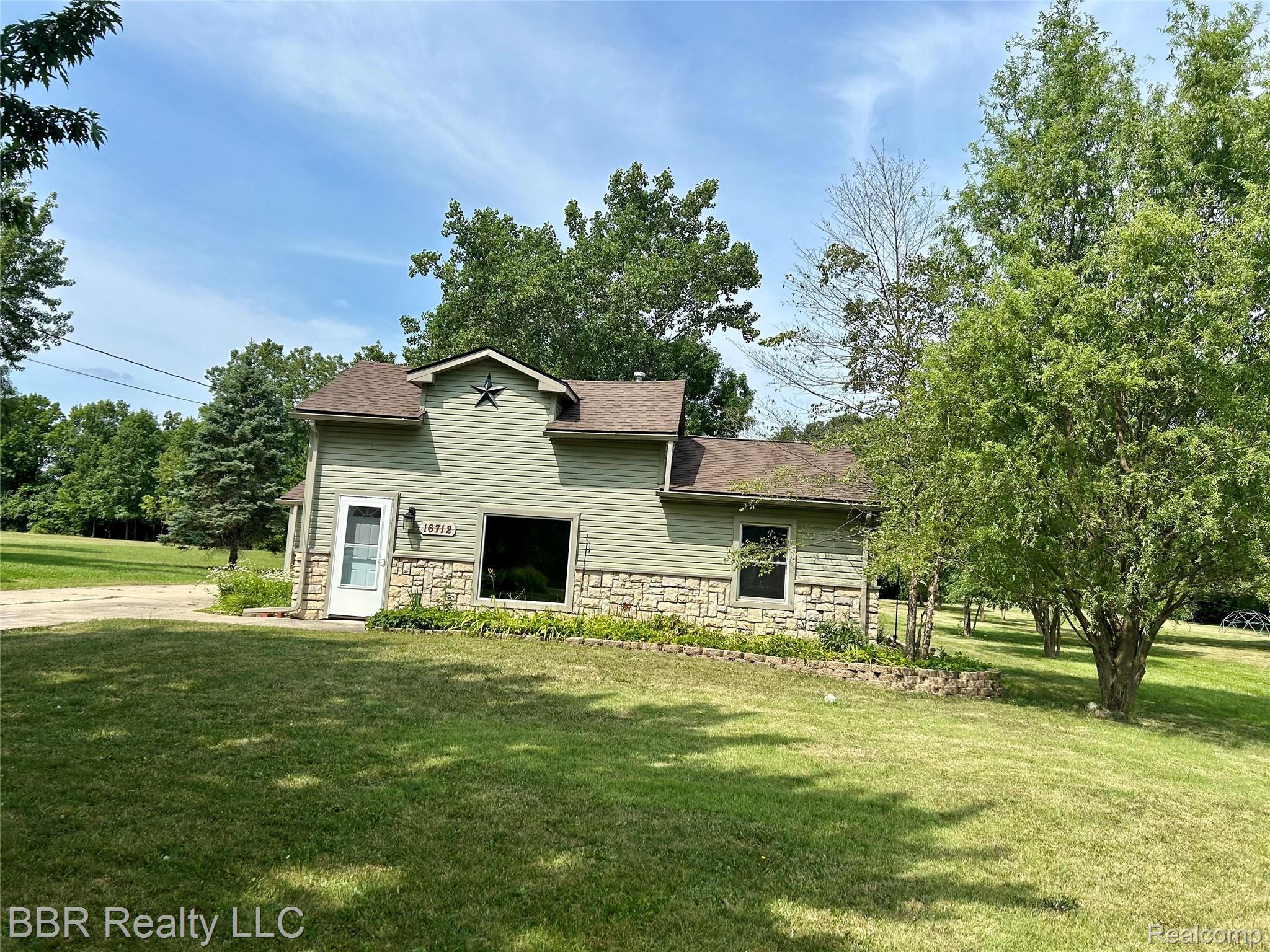 16712 Helen Street Property Photo 1