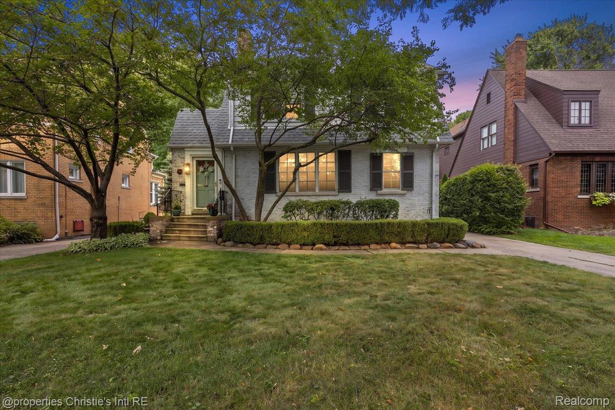 788 Rivard Boulevard Property Photo 1
