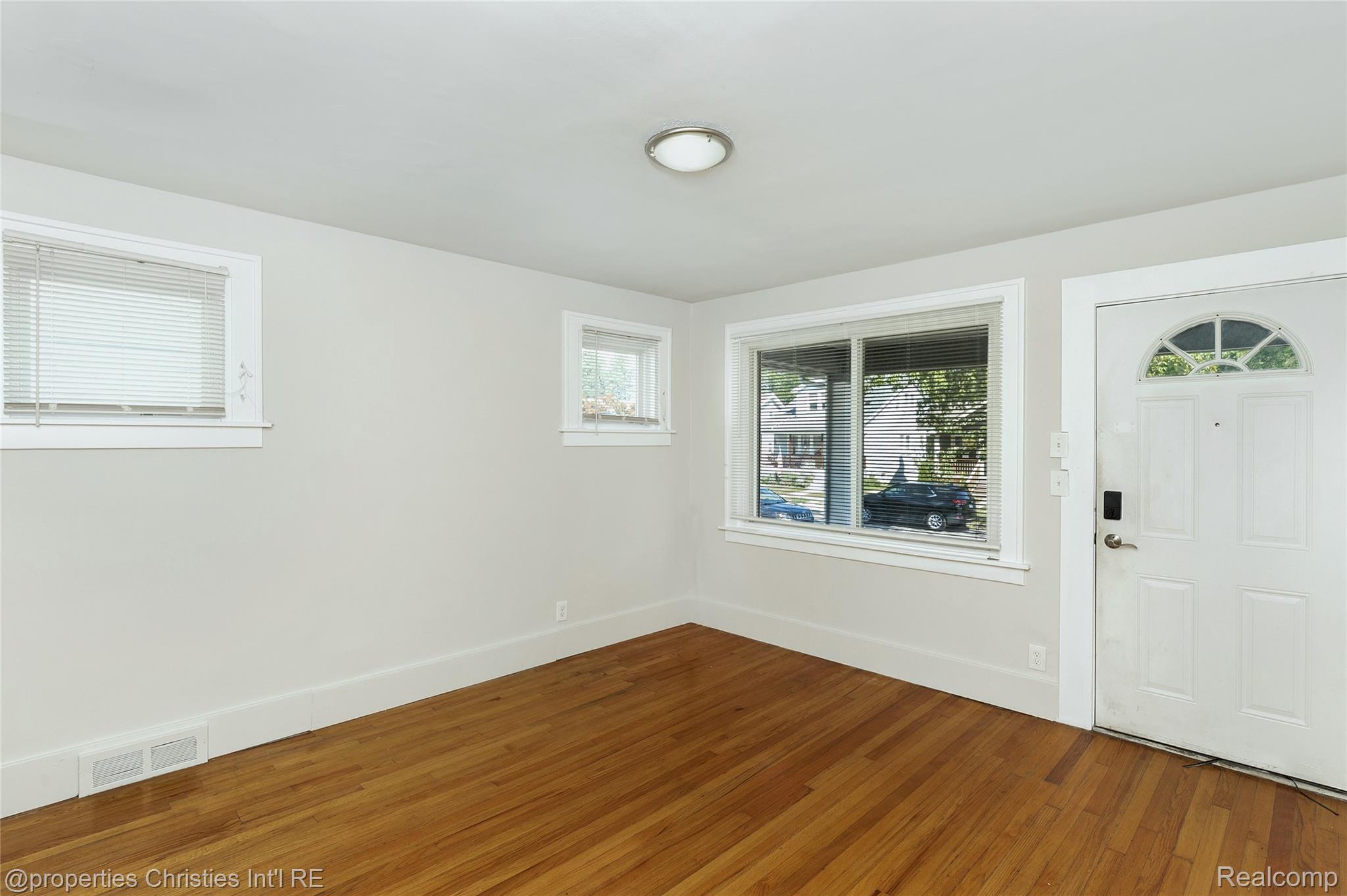 316 Spencer Street Property Photo 3