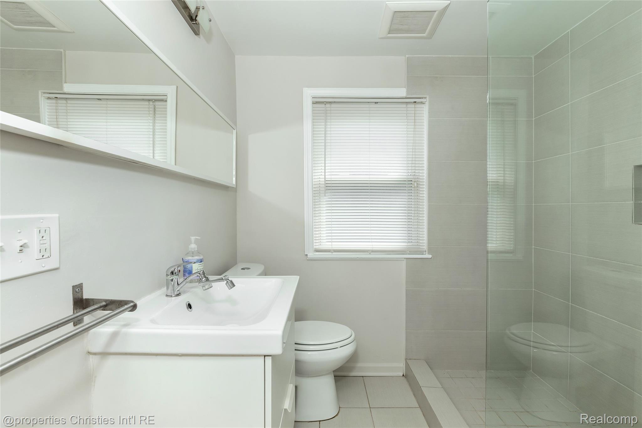 316 Spencer Street Property Photo 16