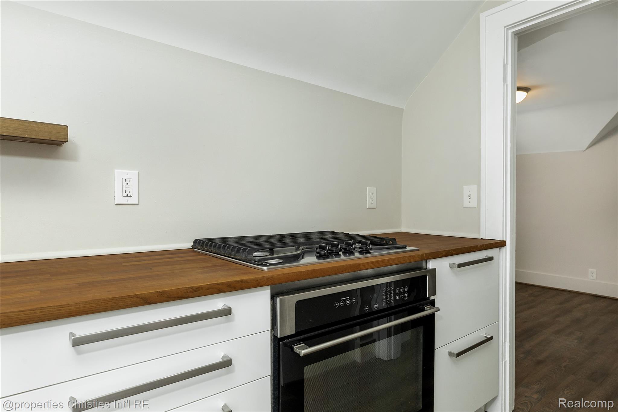 316 Spencer Street Property Photo 22