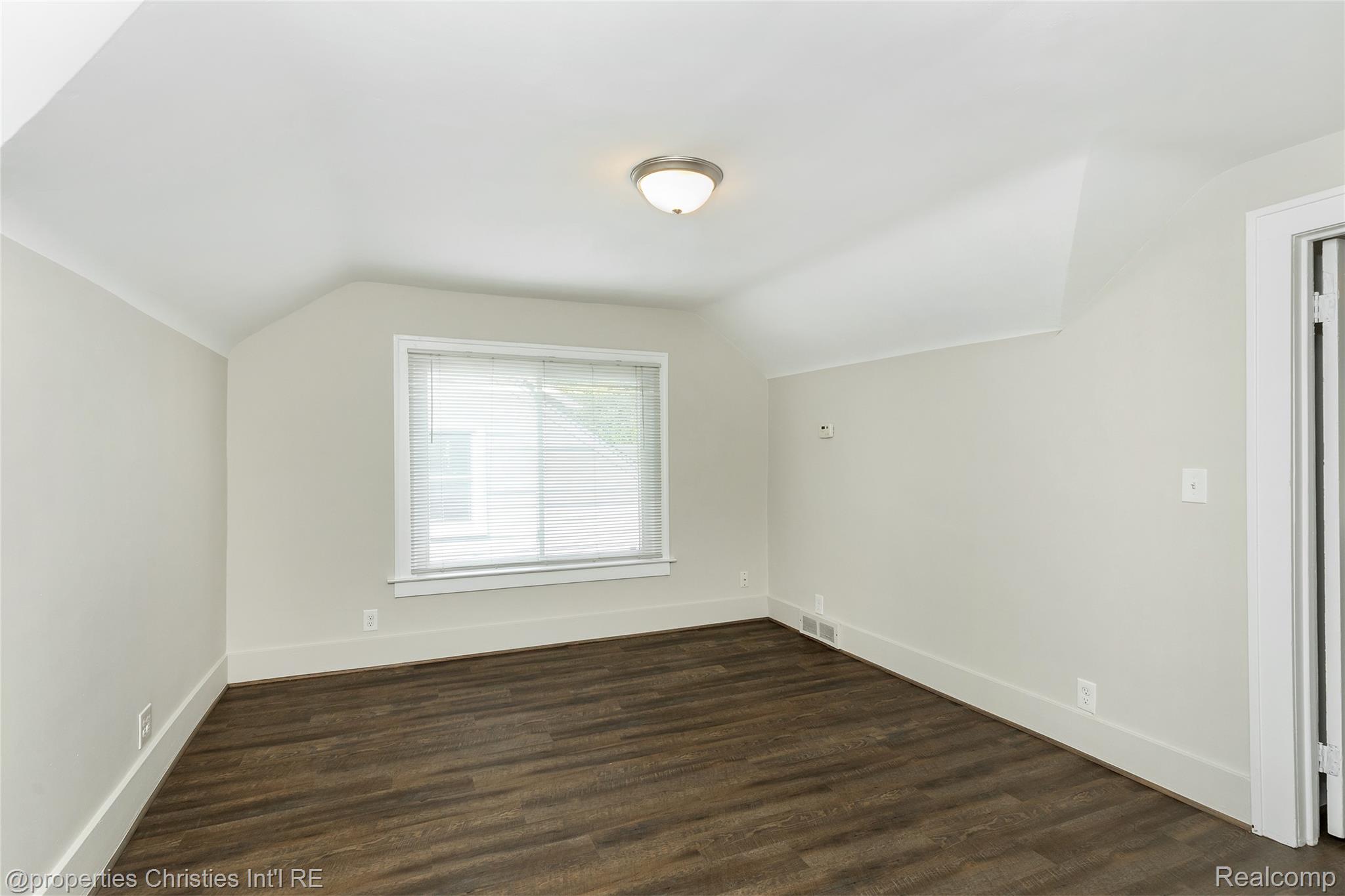 316 Spencer Street Property Photo 24