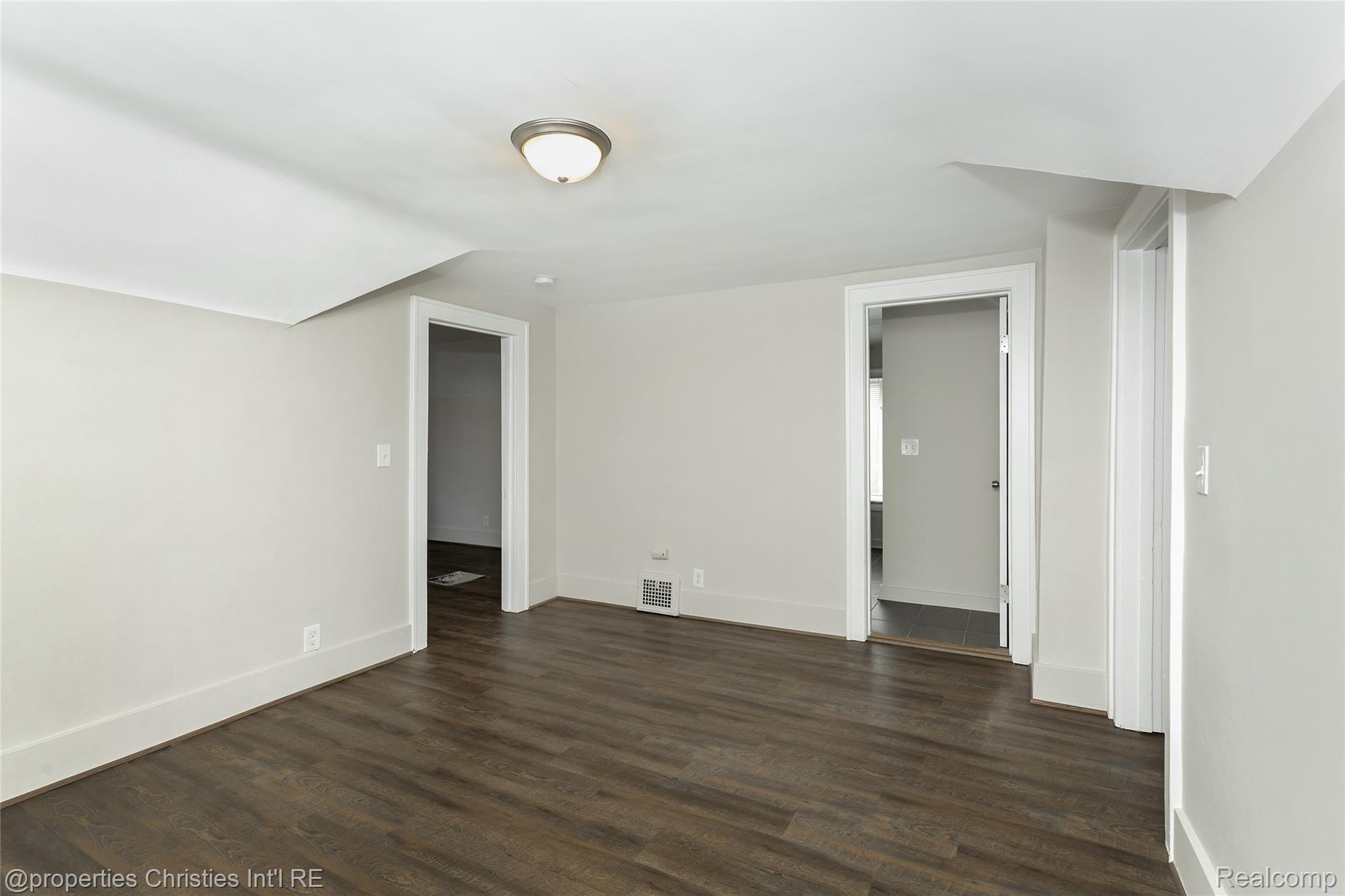 316 Spencer Street Property Photo 26