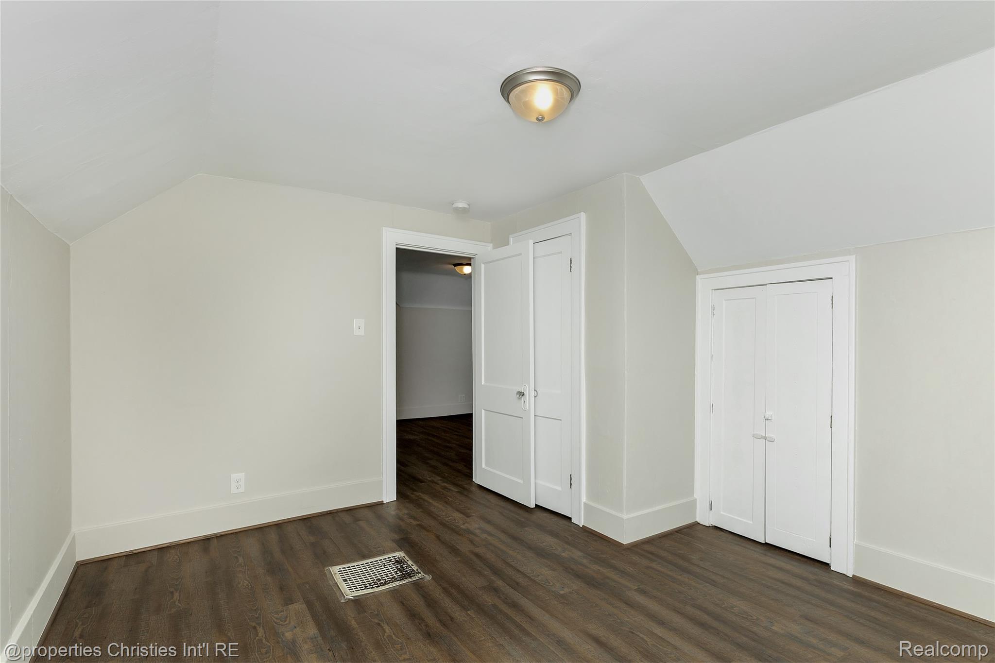 316 Spencer Street Property Photo 28