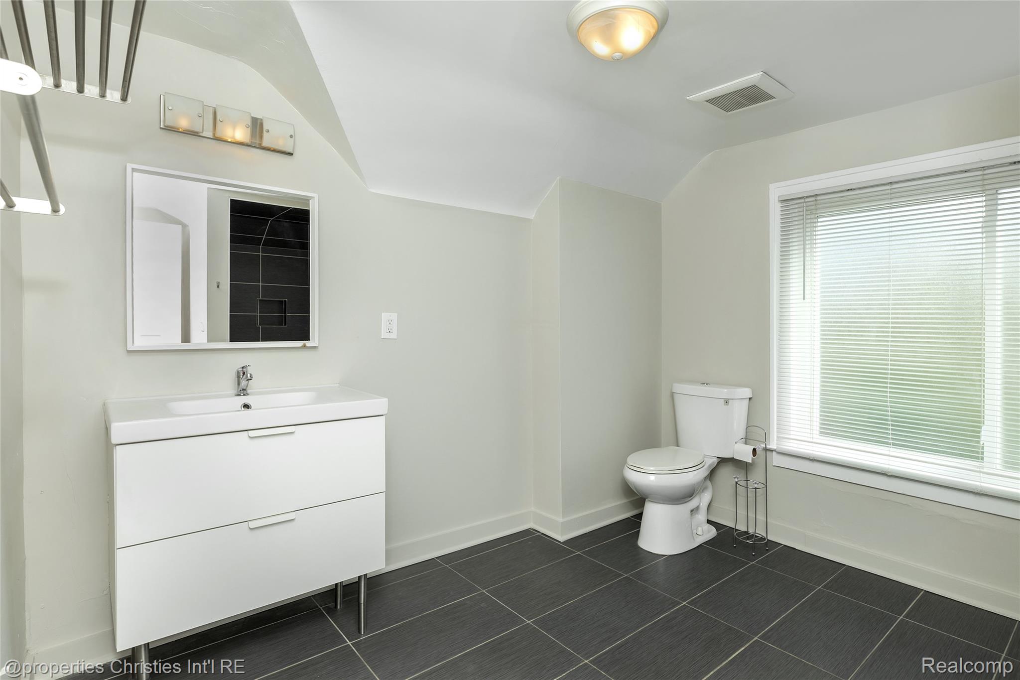 316 Spencer Street Property Photo 29