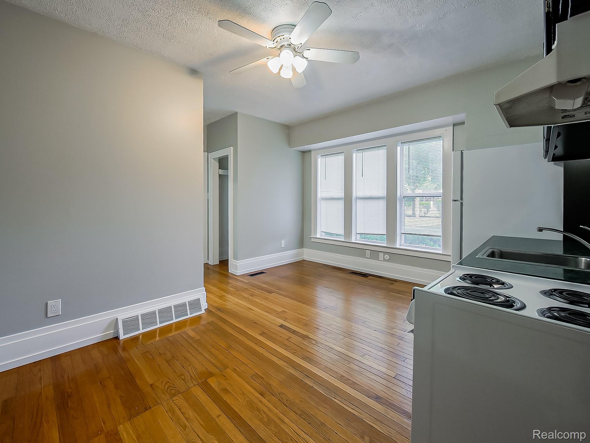 3160 Dixie Highway A Property Photo 2