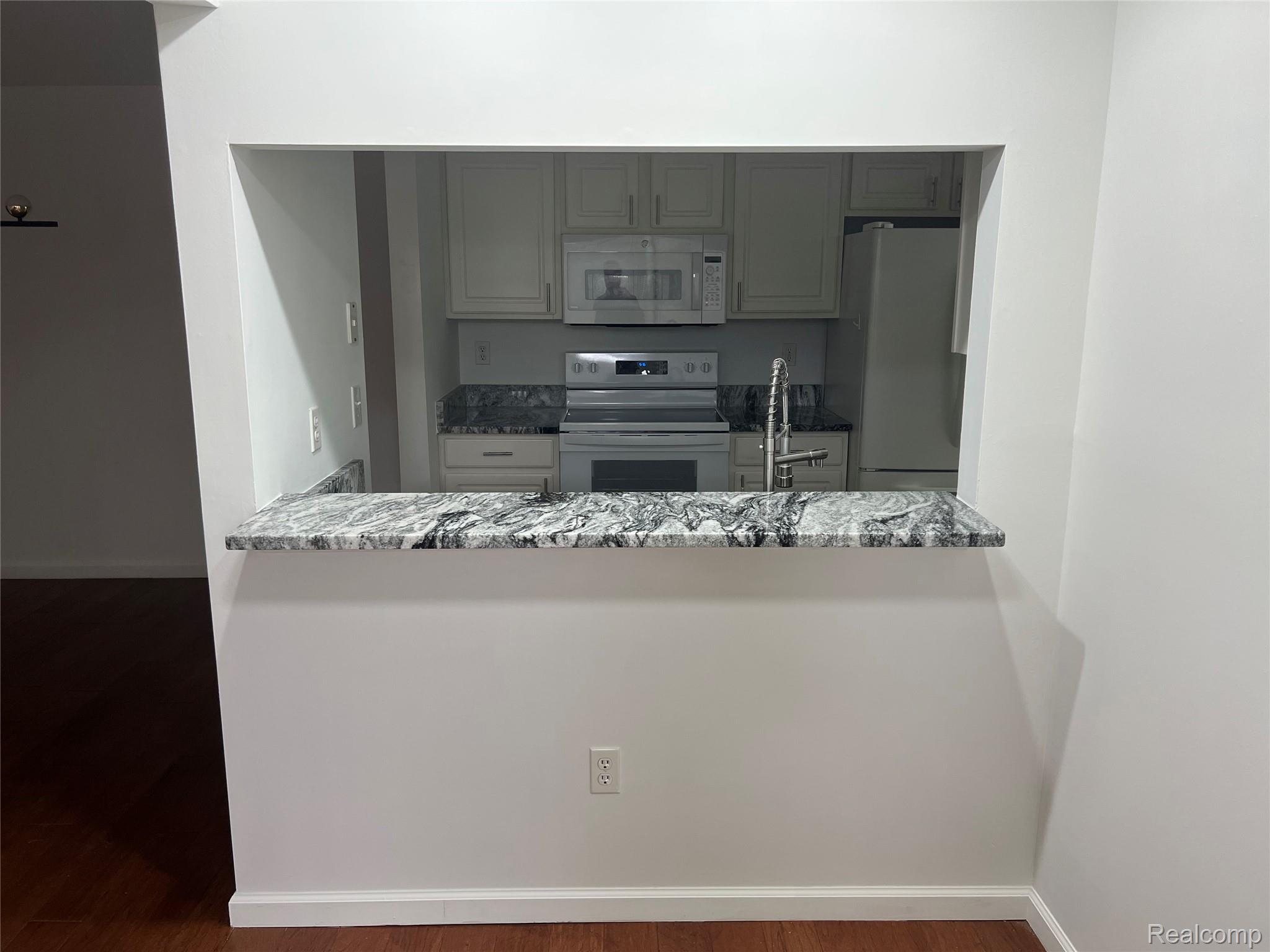 14516 Holborn Drive Property Photo 3