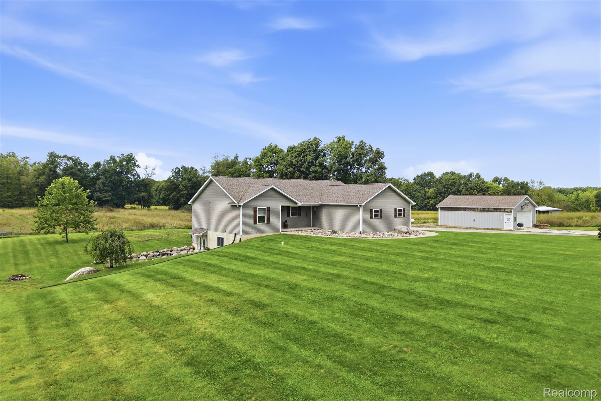 7433 Mabley Hill Road Property Photo 1