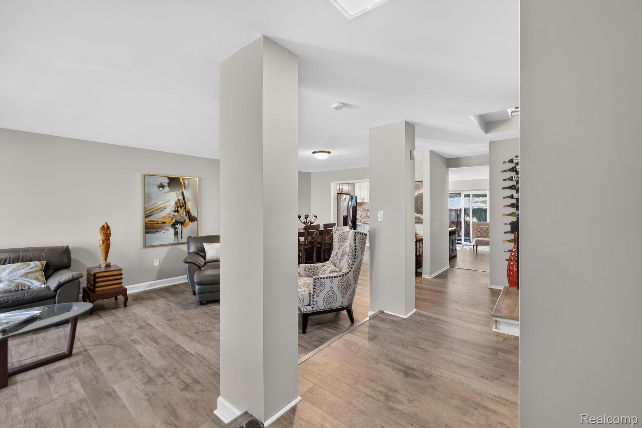 25184 Maplebrooke Drive Property Photo 4