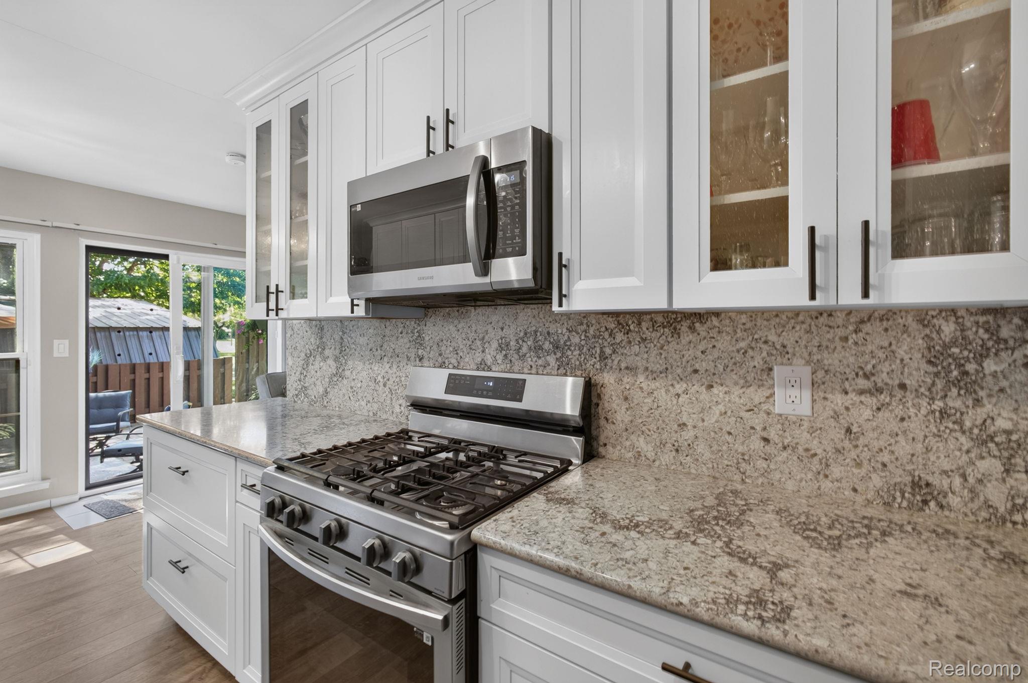 25184 Maplebrooke Drive Property Photo 13