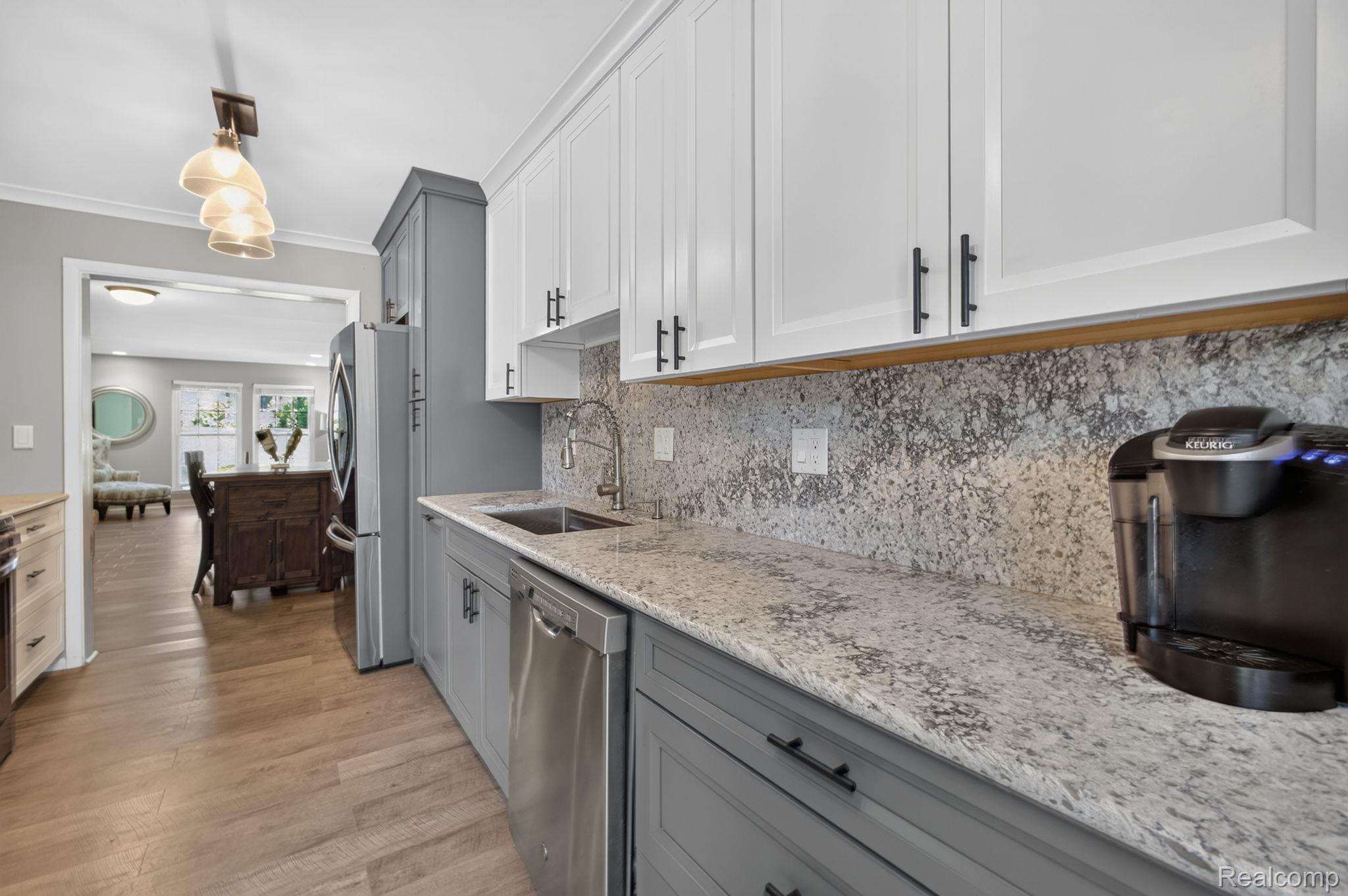 25184 Maplebrooke Drive Property Photo 15