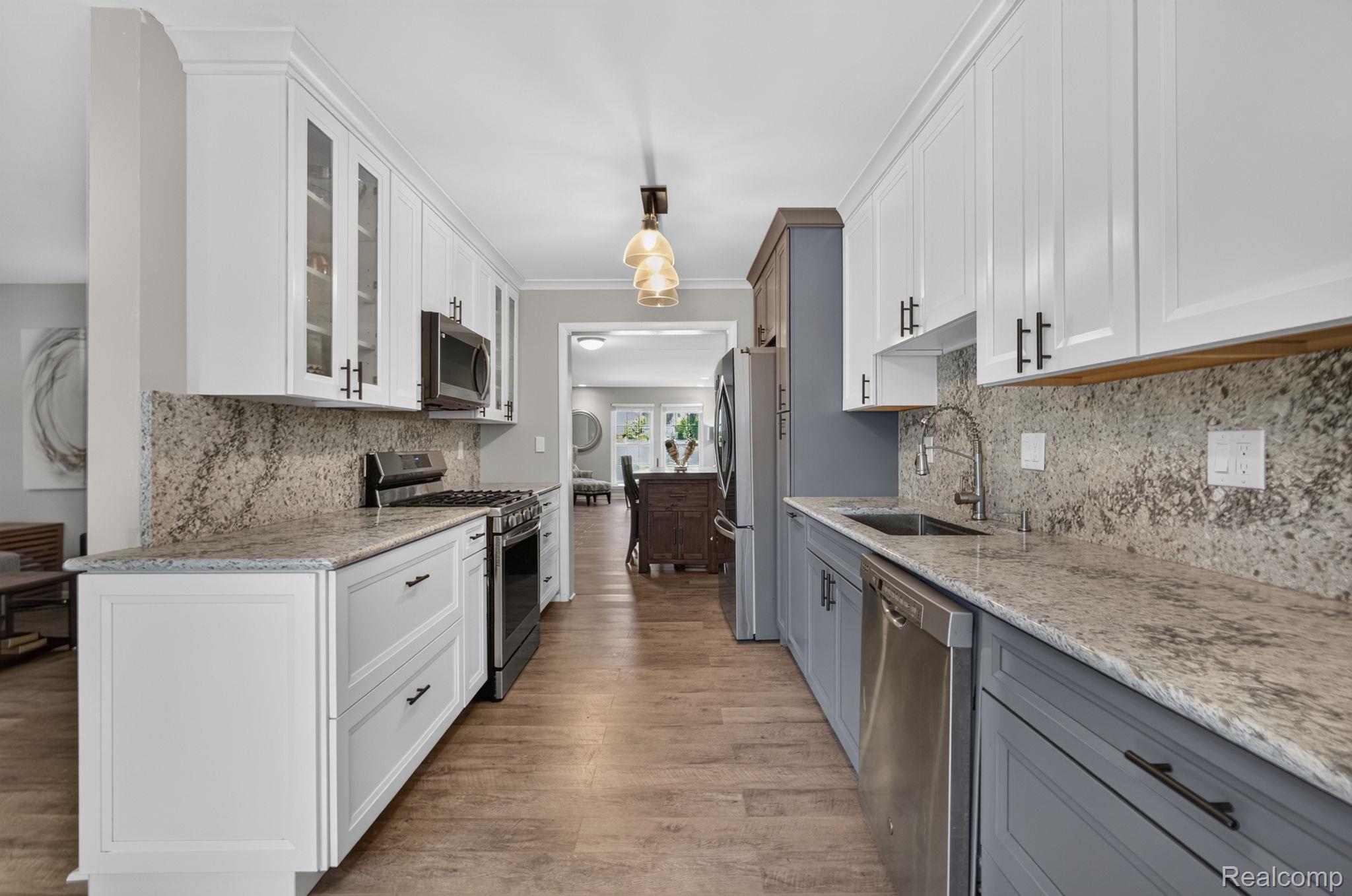 25184 Maplebrooke Drive Property Photo 16