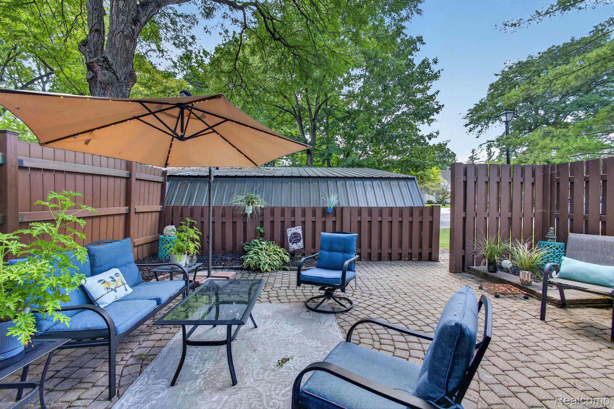 25184 Maplebrooke Drive Property Photo 37