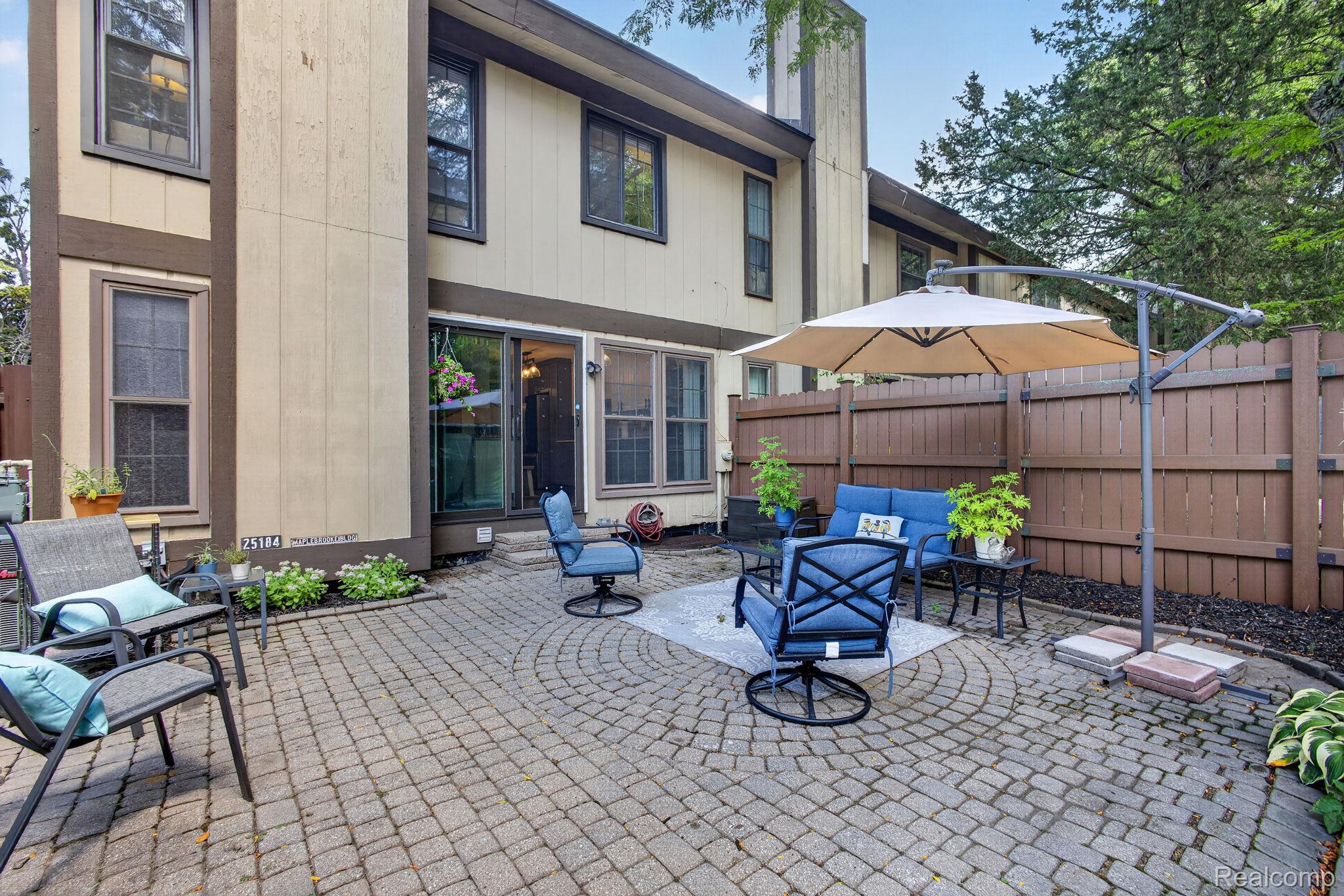 25184 Maplebrooke Drive Property Photo 40