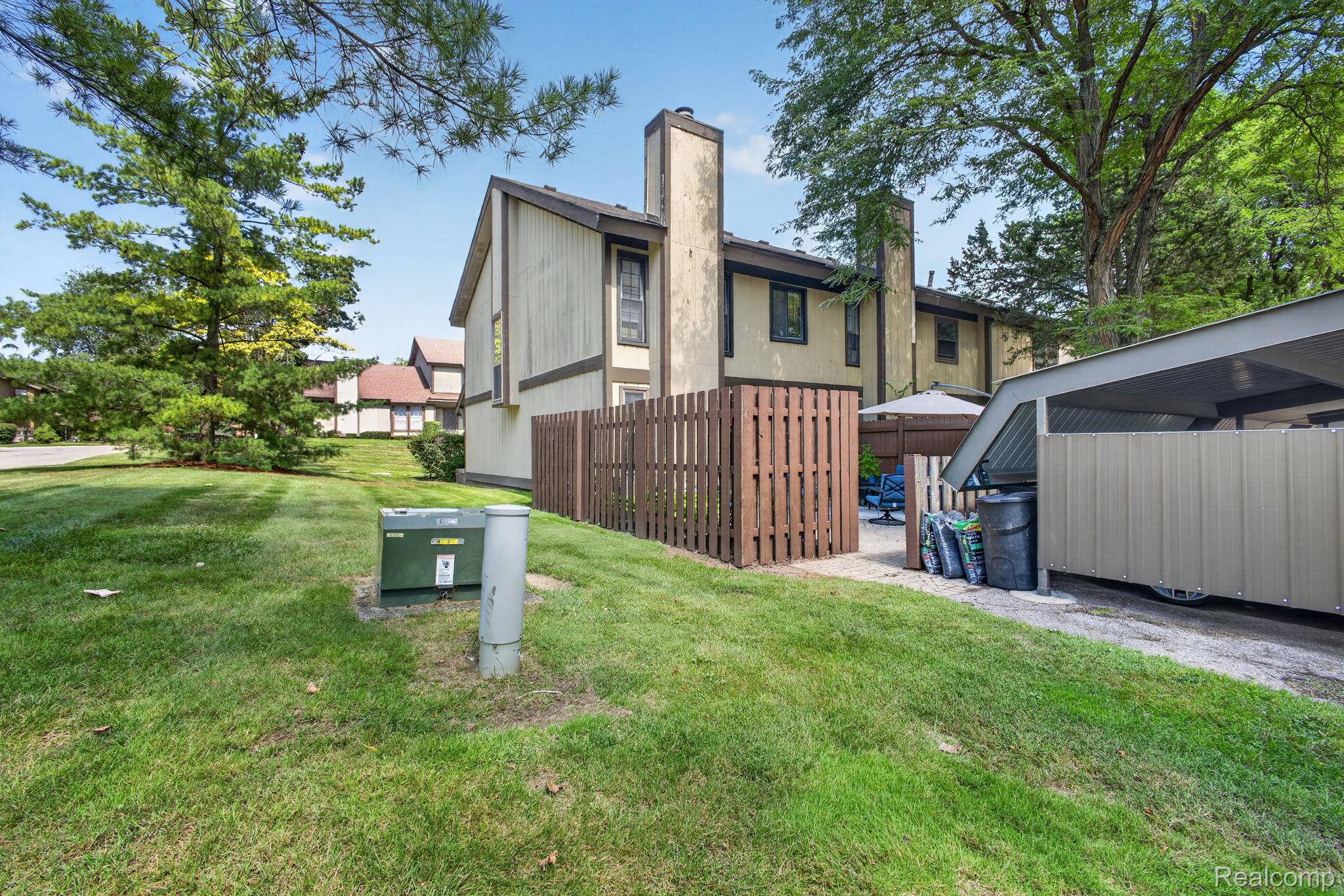 25184 Maplebrooke Drive Property Photo 41