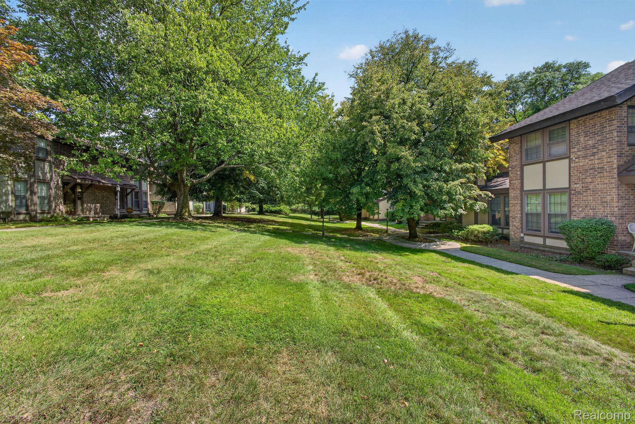 25184 Maplebrooke Drive Property Photo 42