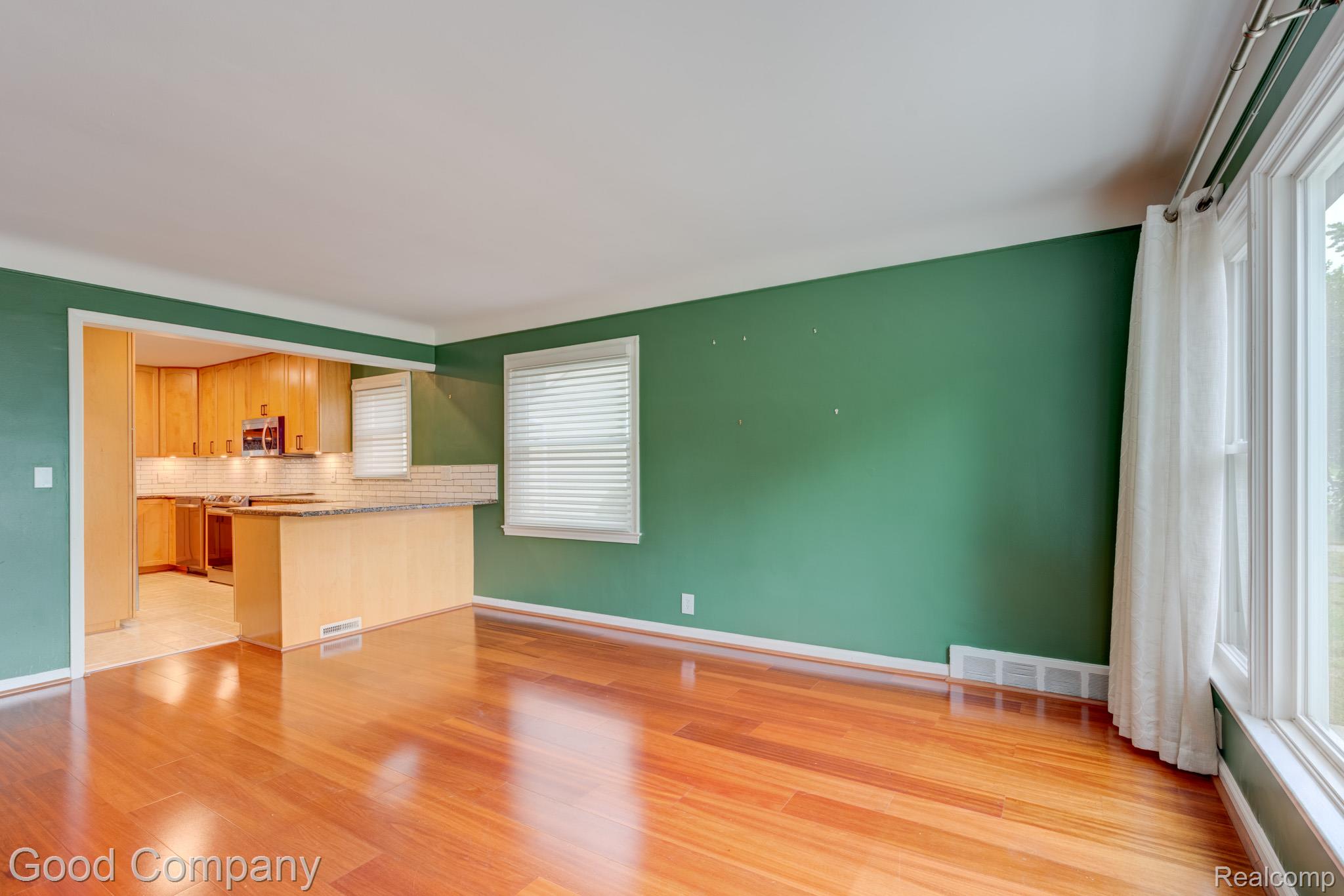 1024 Wyandotte Avenue Property Photo 4