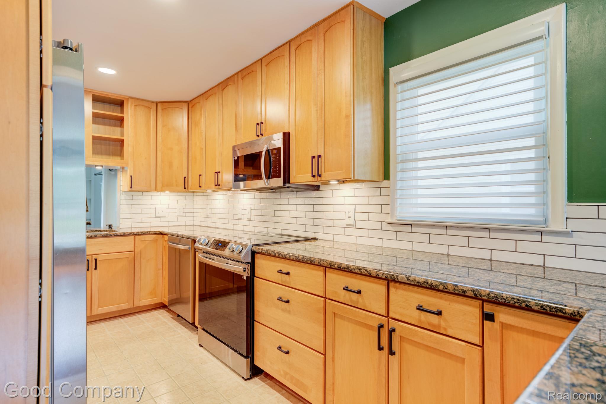 1024 Wyandotte Avenue Property Photo 9