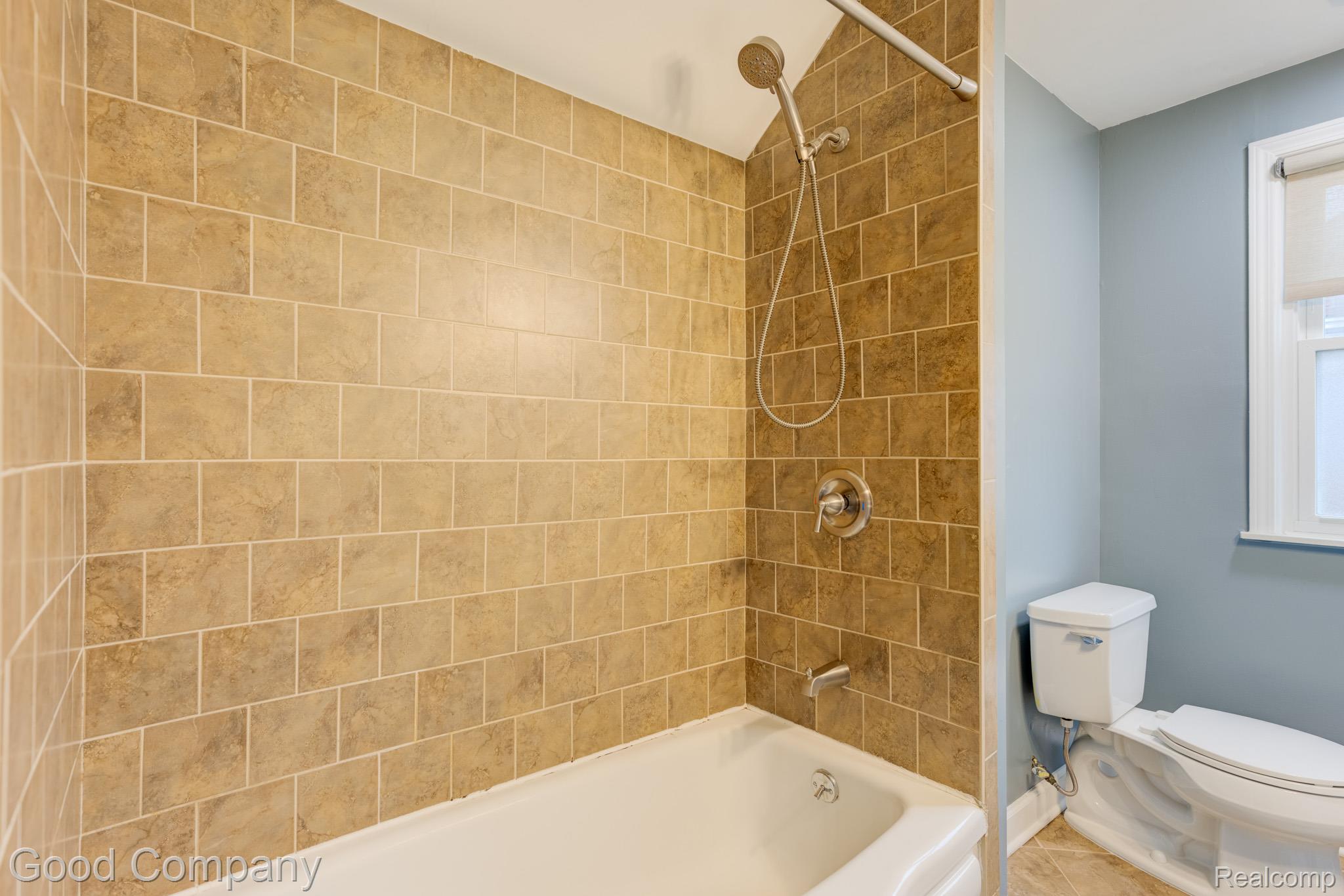 1024 Wyandotte Avenue Property Photo 32