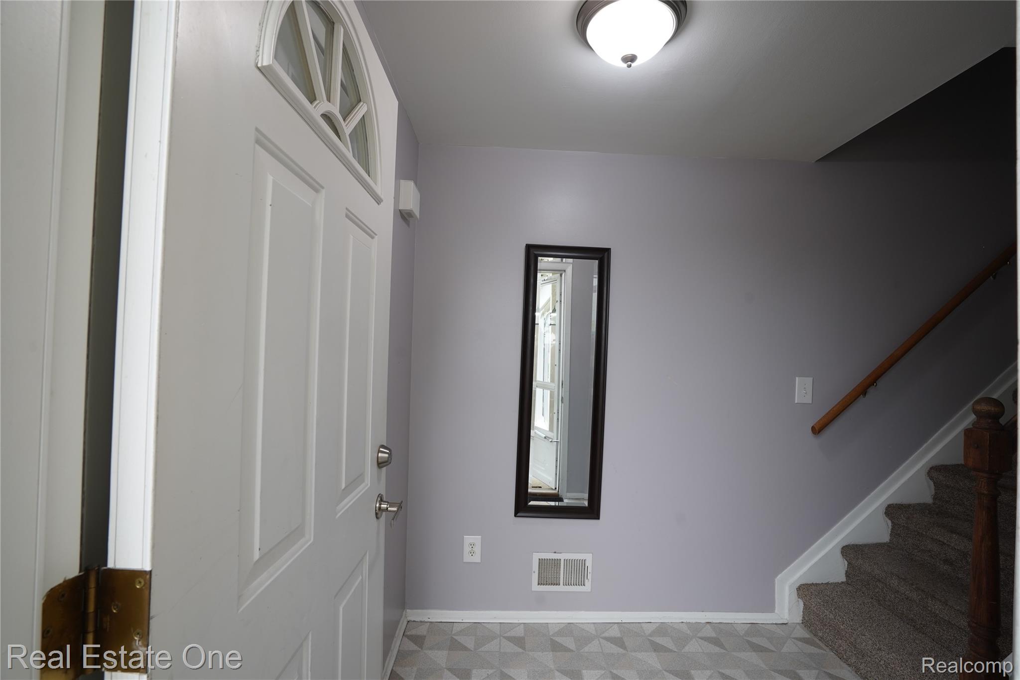 29612 City Center Drive 1 Property Photo 4