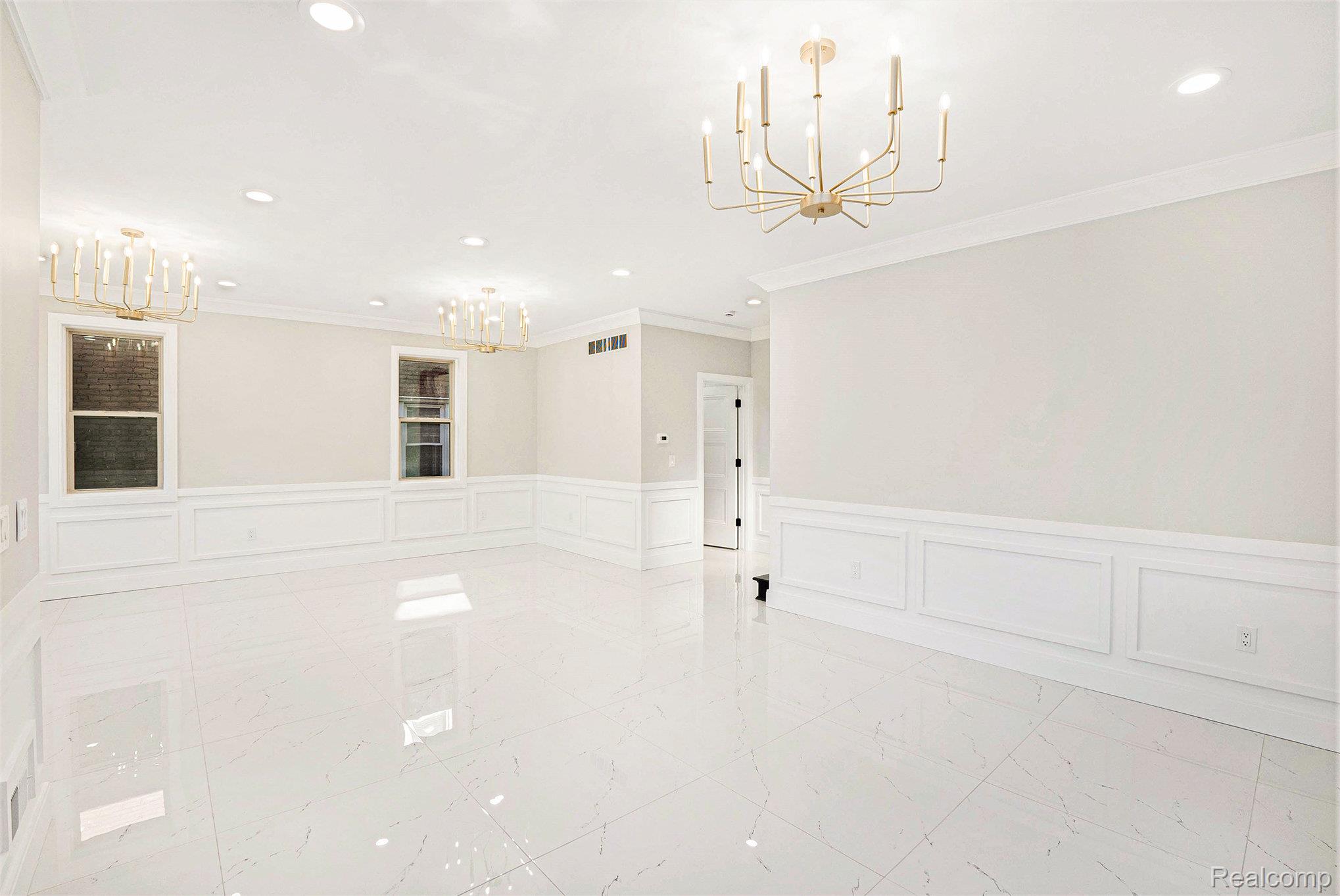 7634 Pinehurst Street Property Photo 6