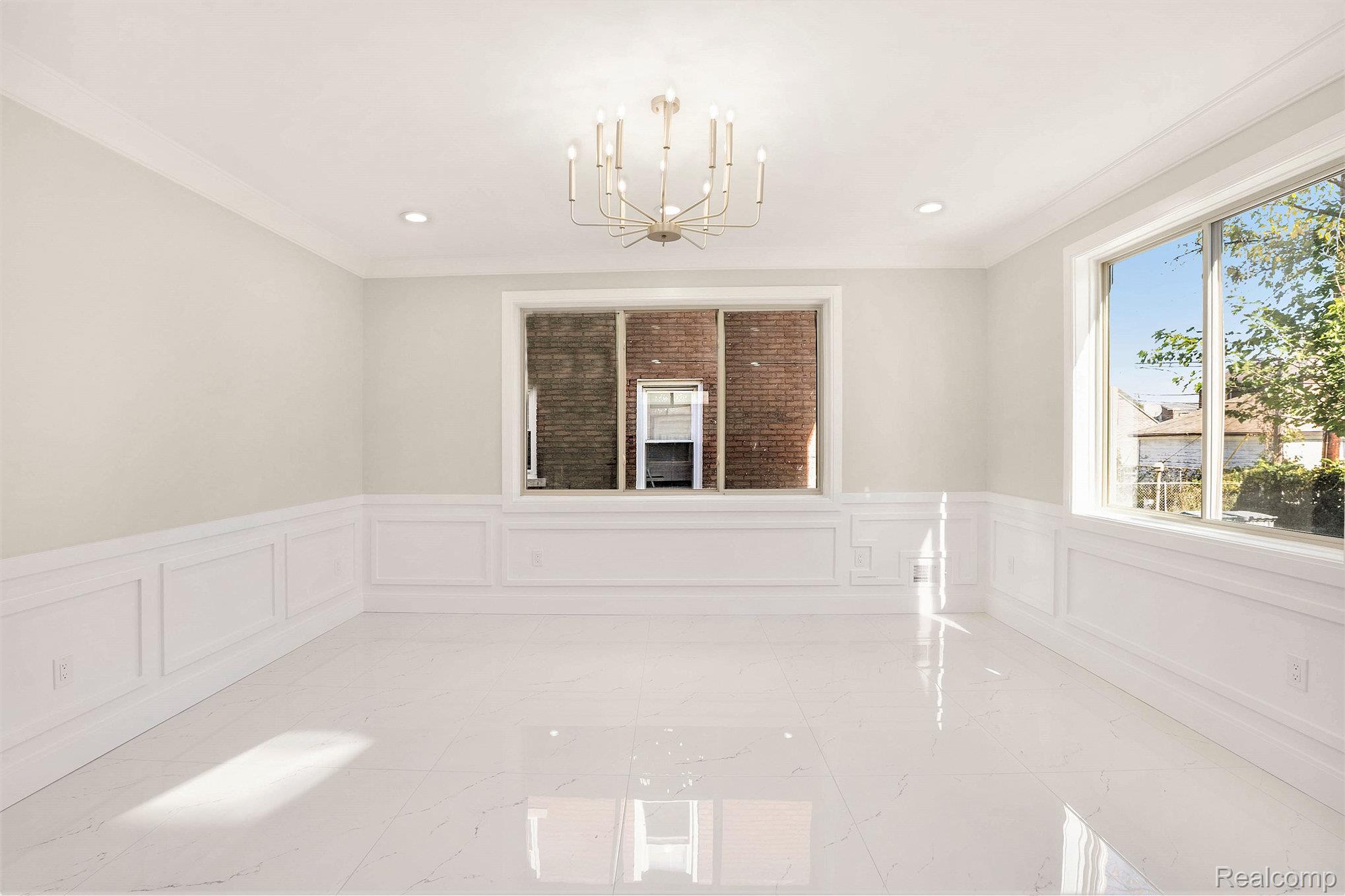 7634 Pinehurst Street Property Photo 7
