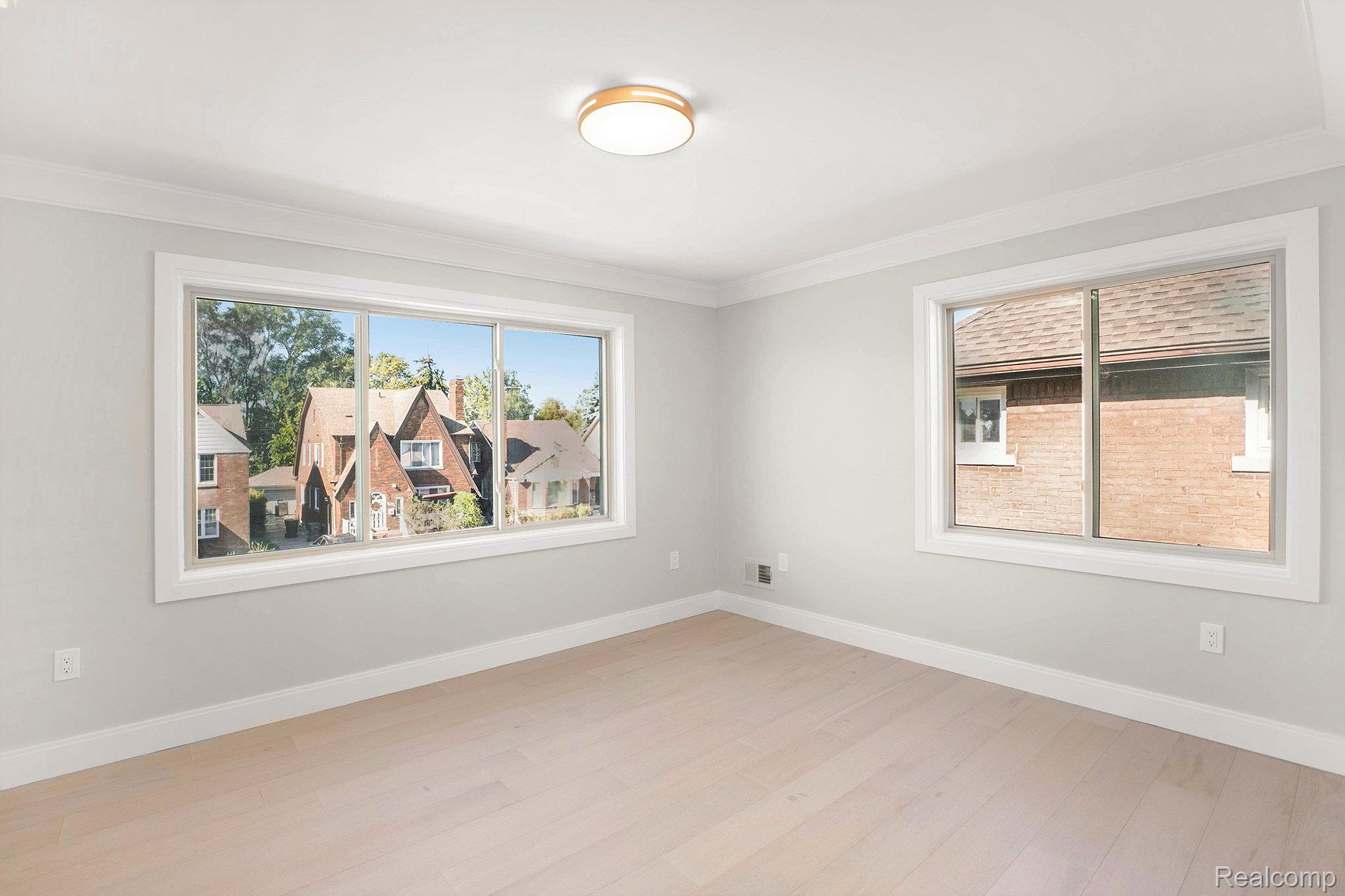 7634 Pinehurst Street Property Photo 16