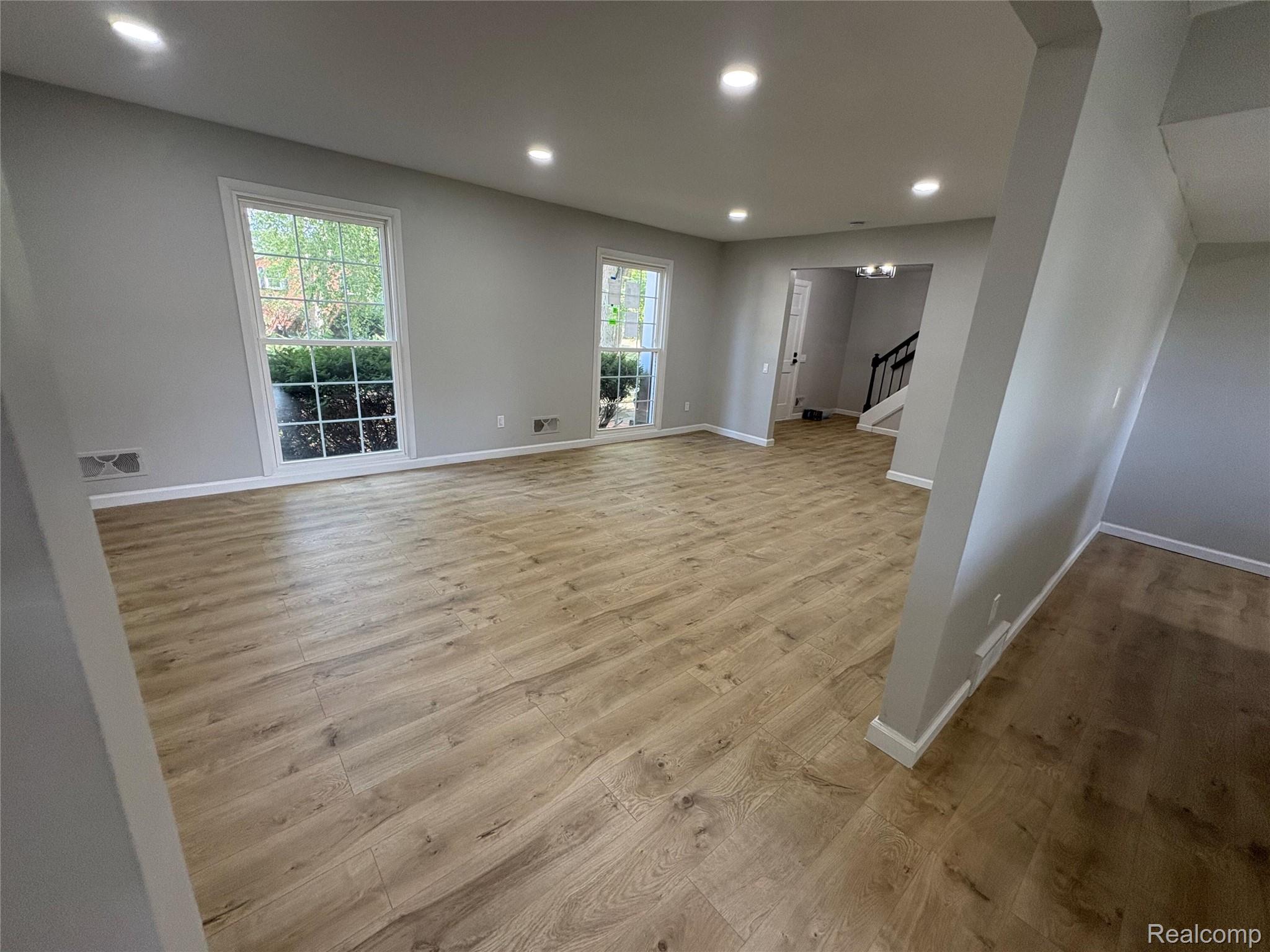 5620 Old Carriage Lane Property Photo 8