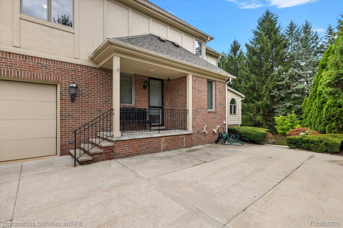 5173 Serena Dr Property Photo 8