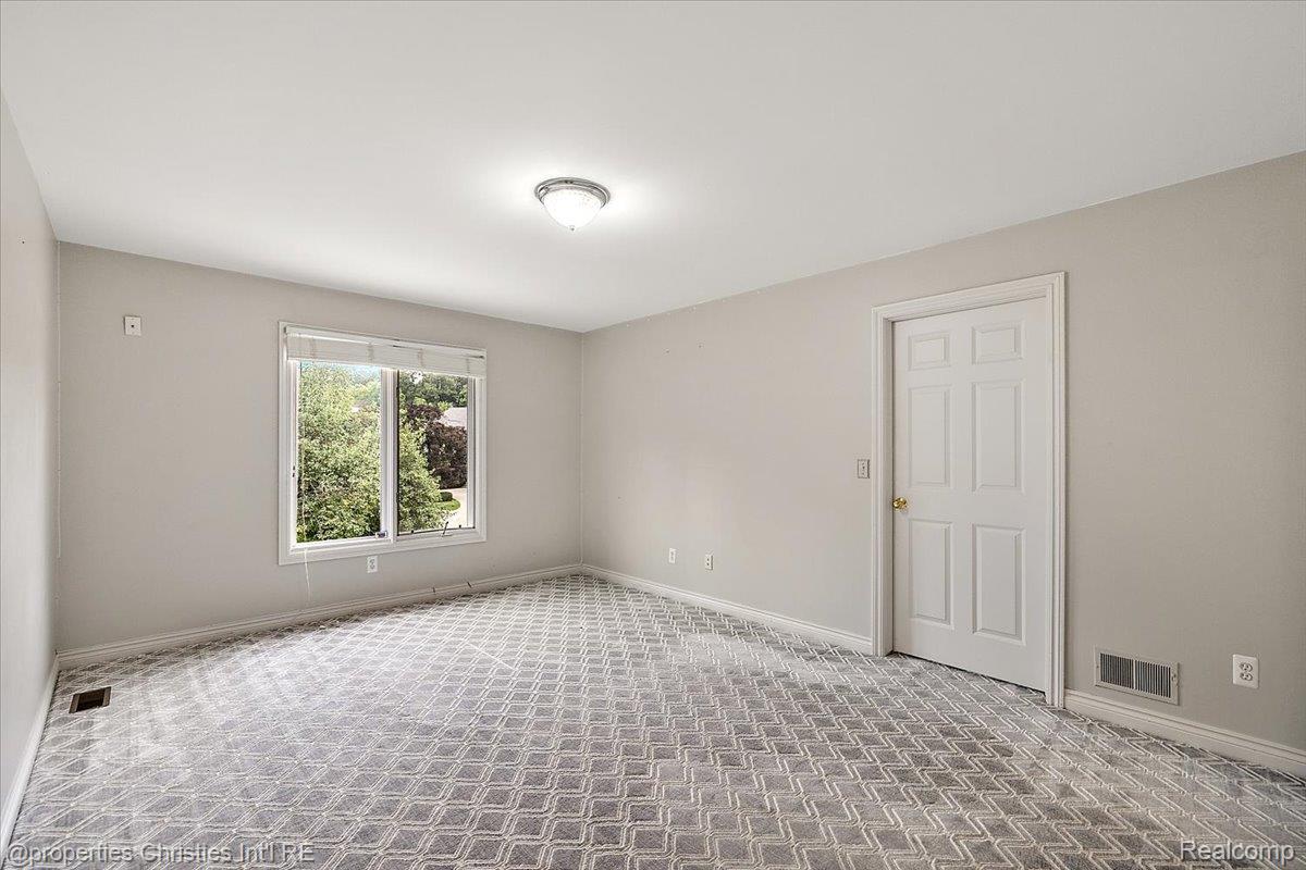 5173 Serena Dr Property Photo 48
