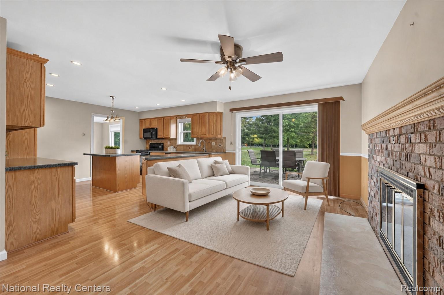 6604 Paul Revere Lane Property Photo 4