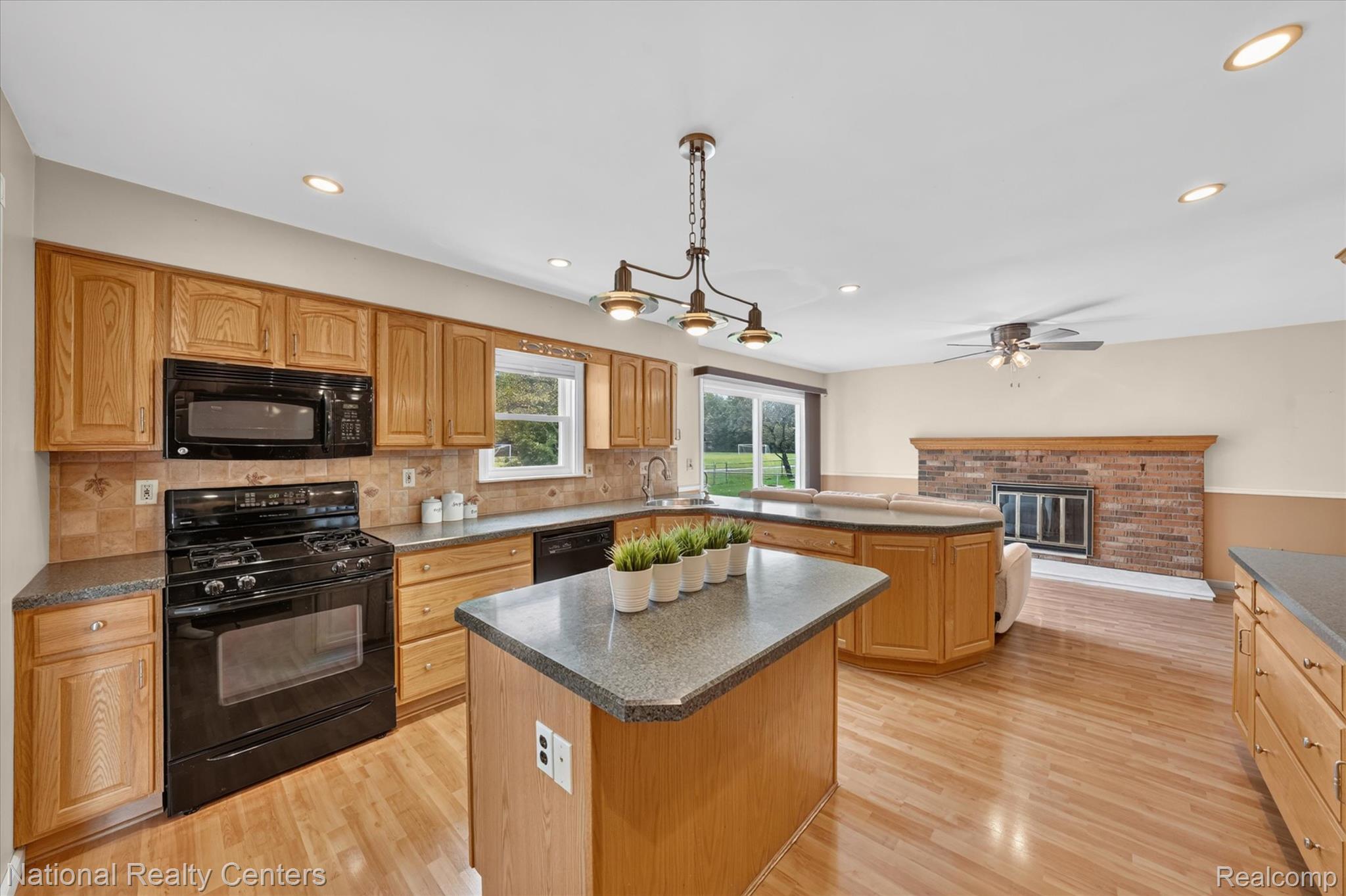 6604 Paul Revere Lane Property Photo 11