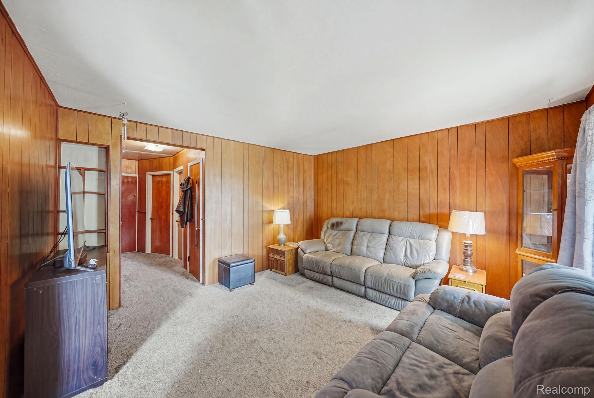 27361 Osmun Street Property Photo 2