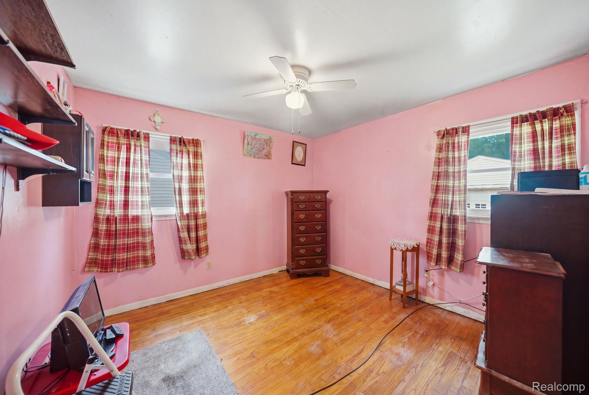 27361 Osmun Street Property Photo 10